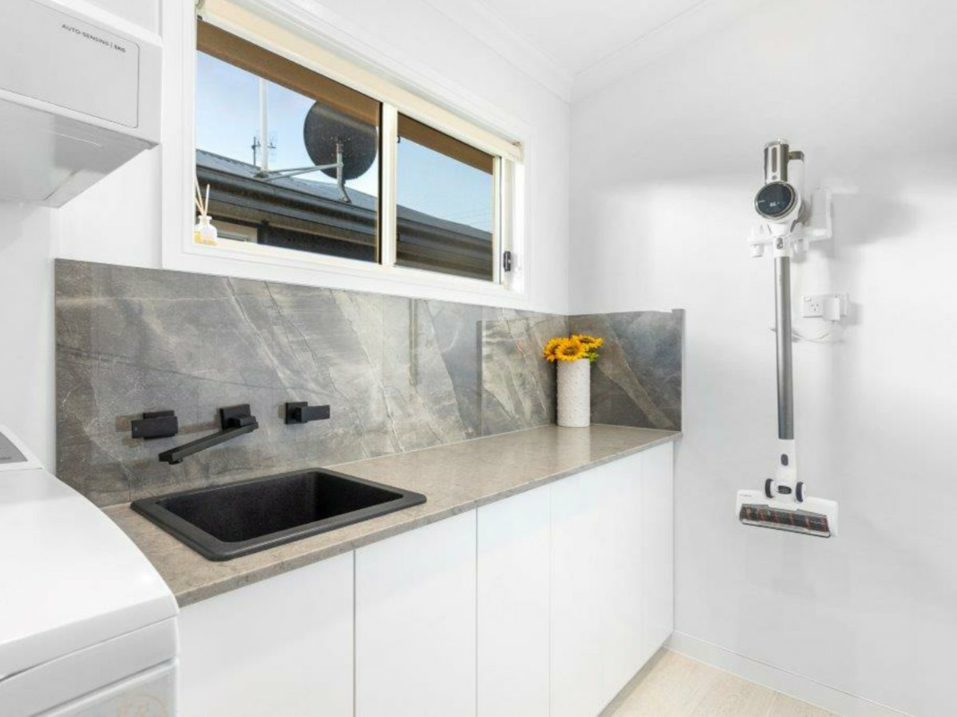12 Robertson Road, KILLARNEY VALE