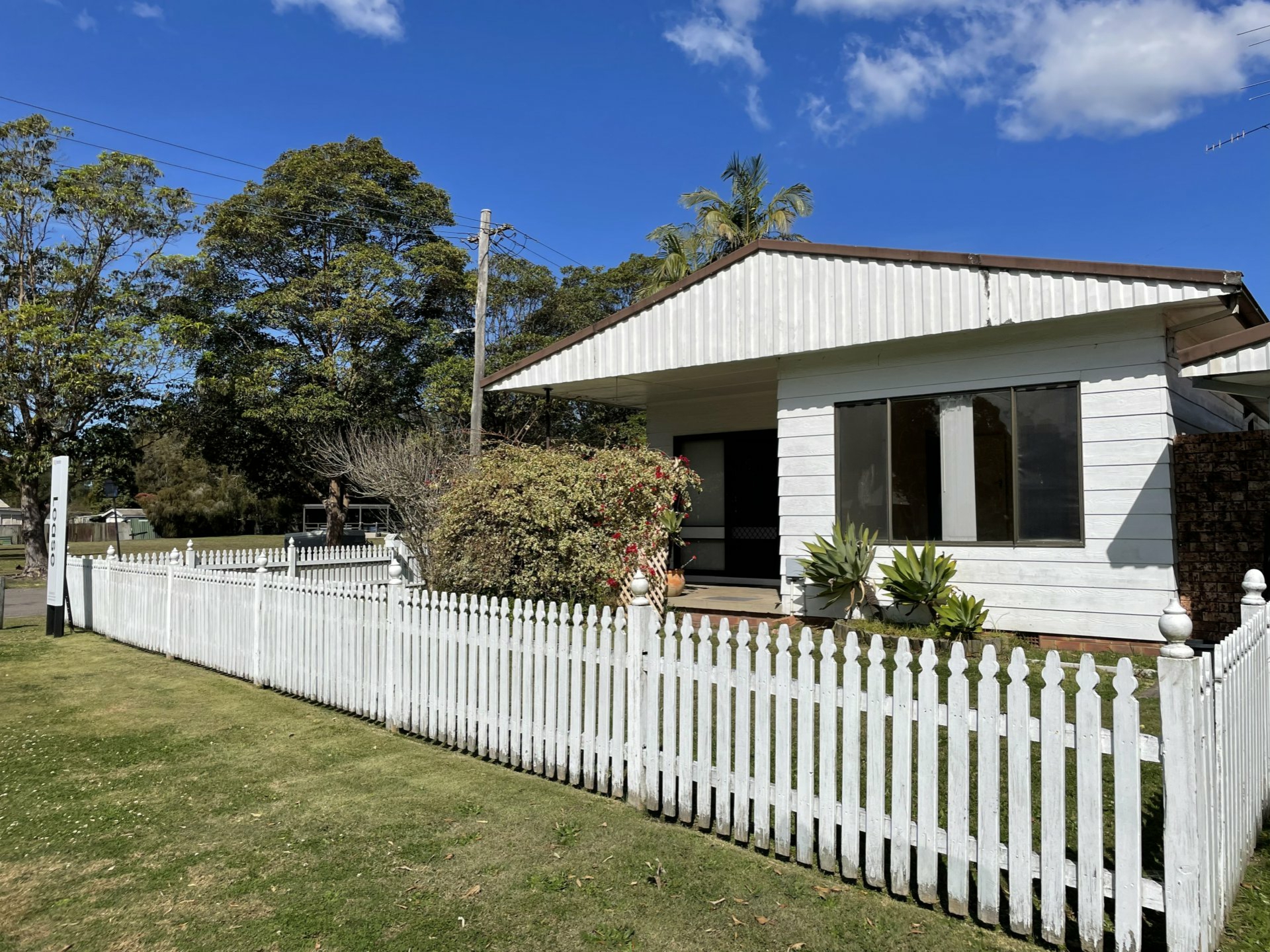 1 Sunshine Avenue, CHITTAWAY POINT