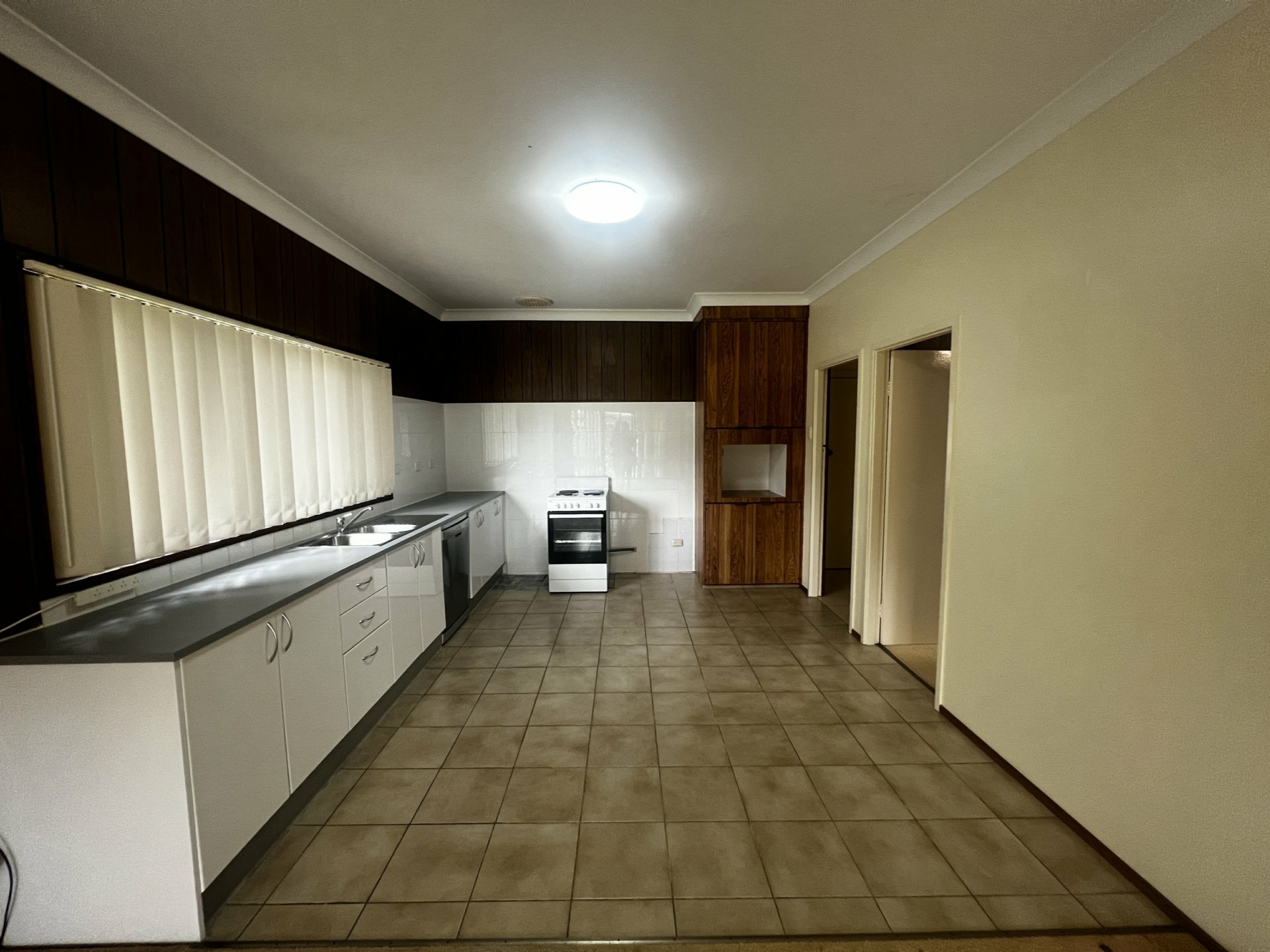 1 Sunshine Avenue, CHITTAWAY POINT