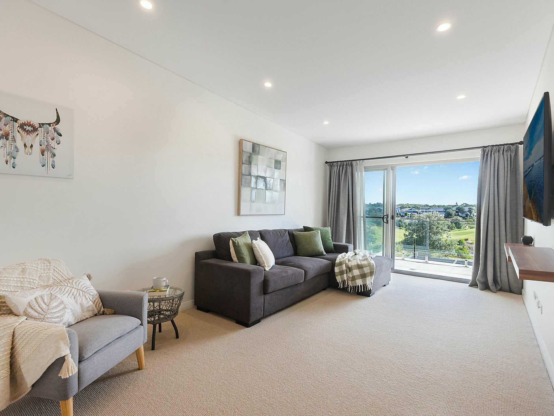 76 White Haven Avenue, MAGENTA