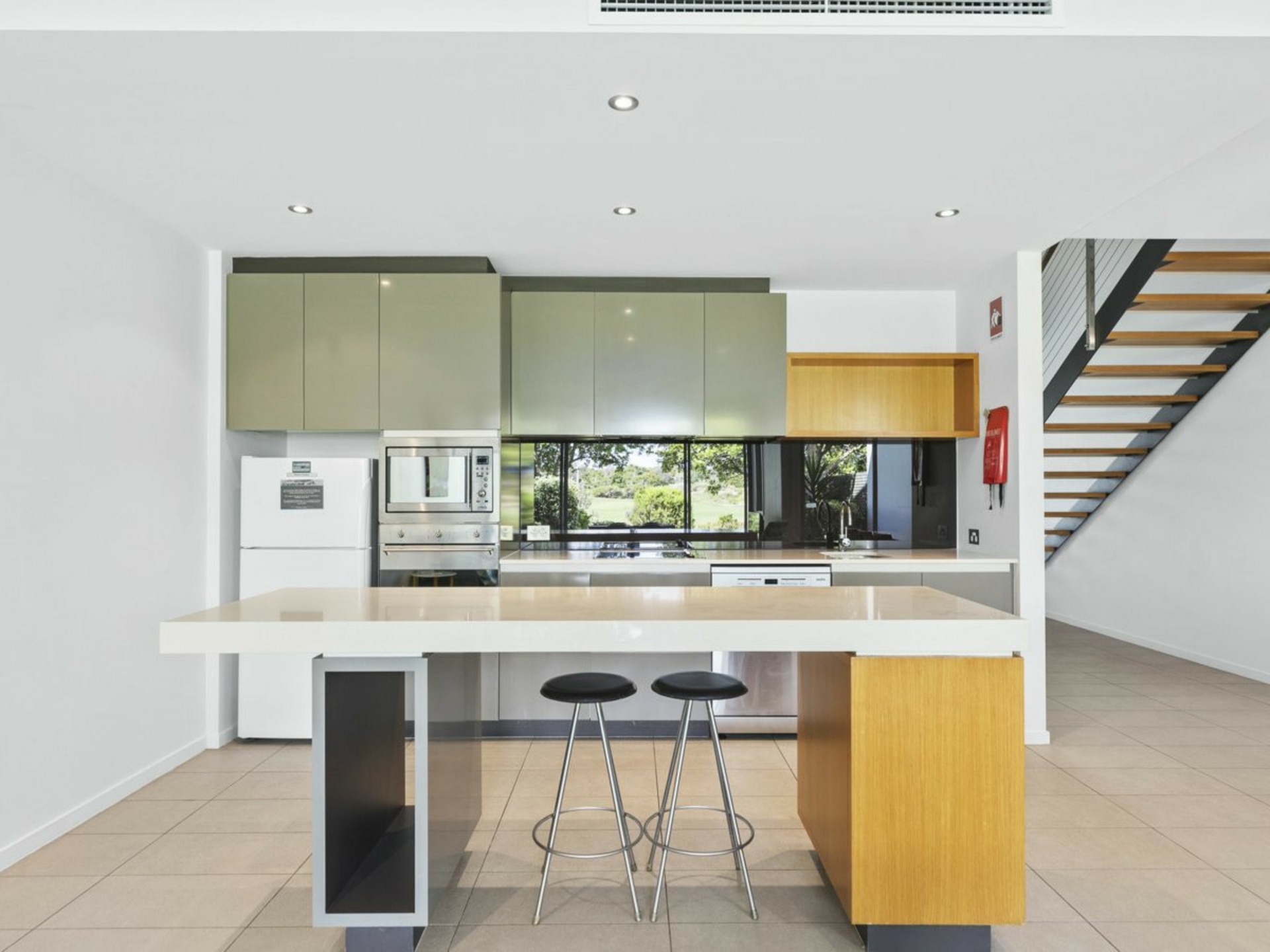 604/3 Turnberry Avenue, MAGENTA