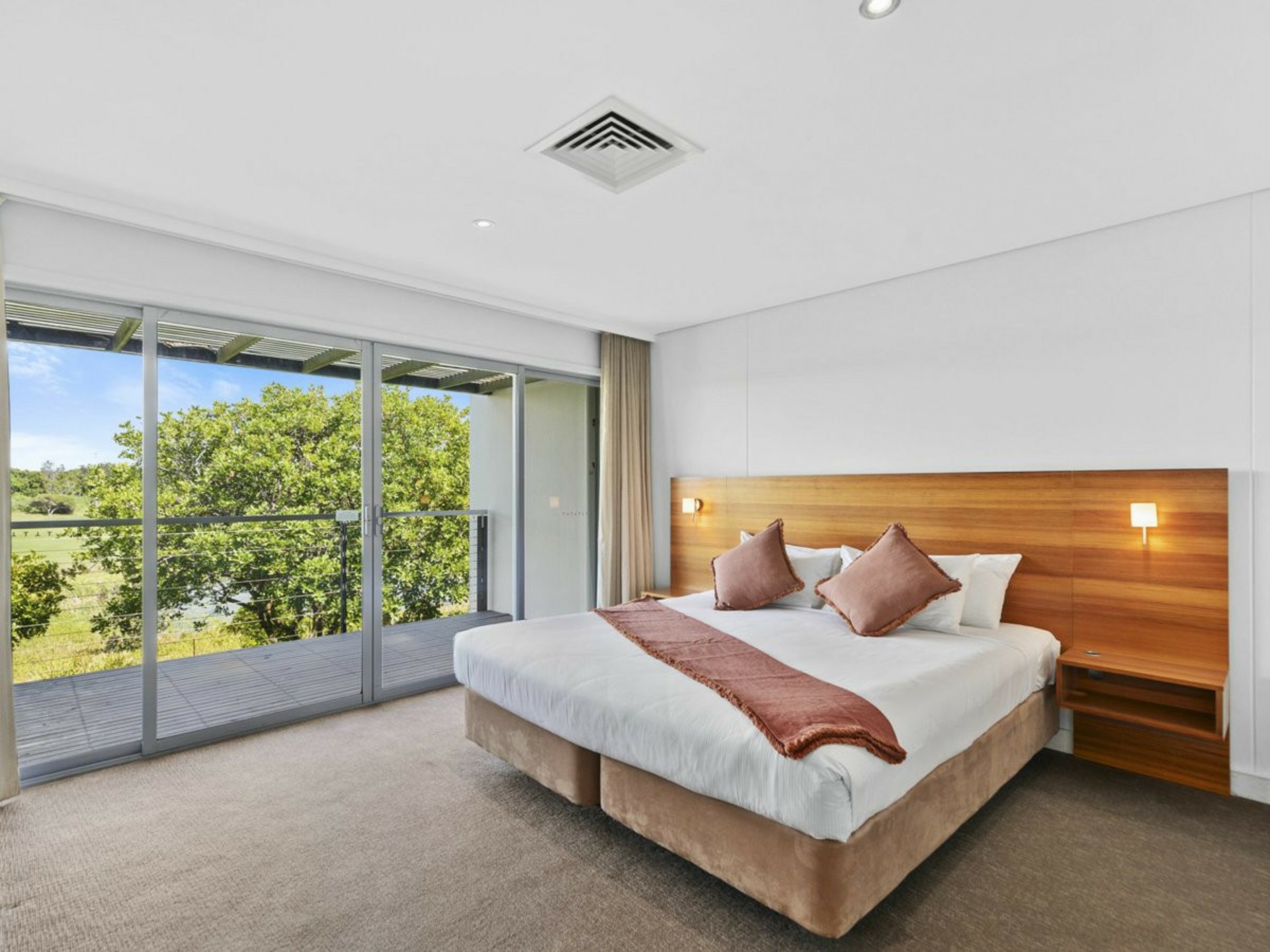 604/3 Turnberry Avenue, MAGENTA