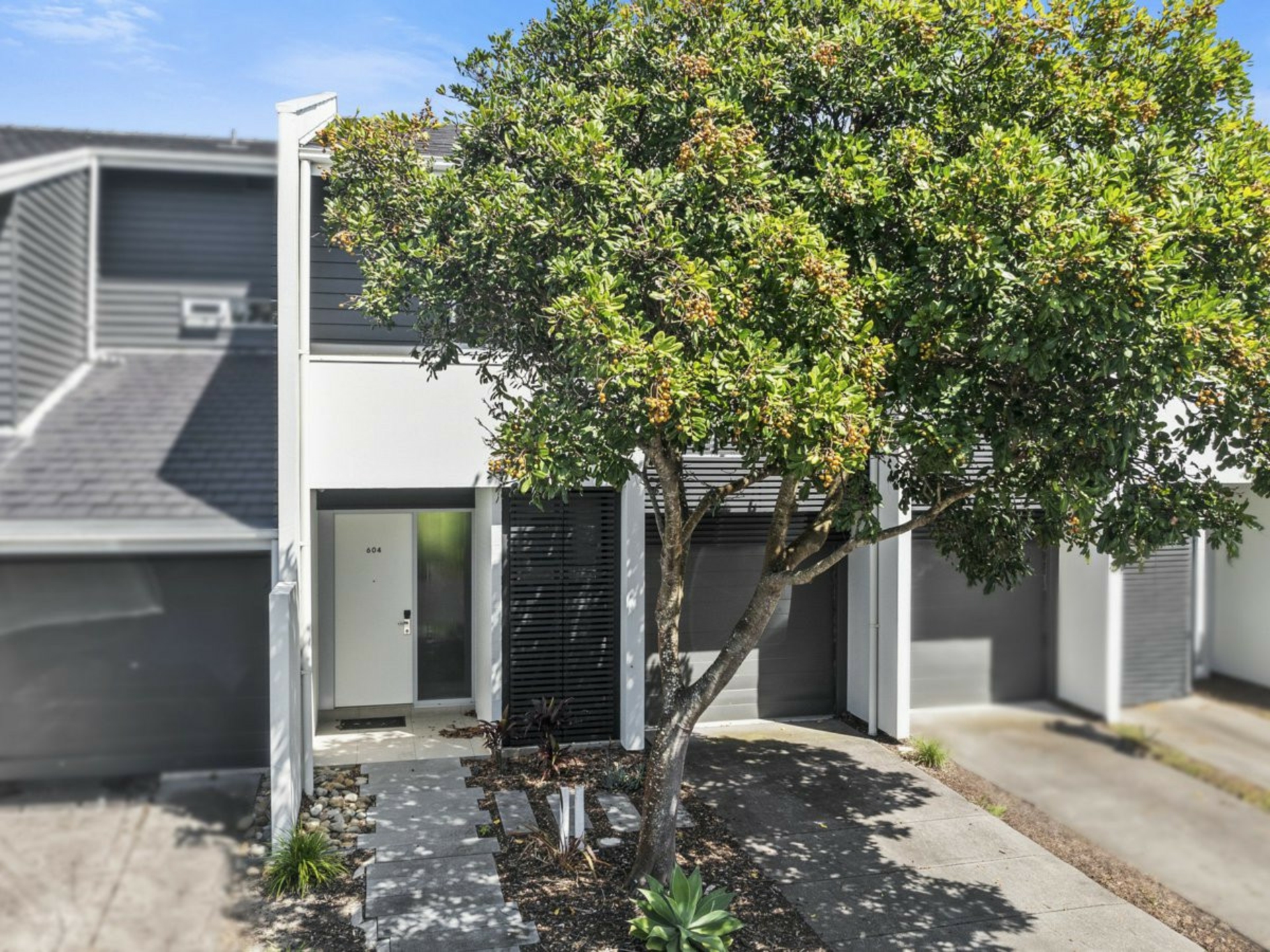 604/3 Turnberry Avenue, MAGENTA