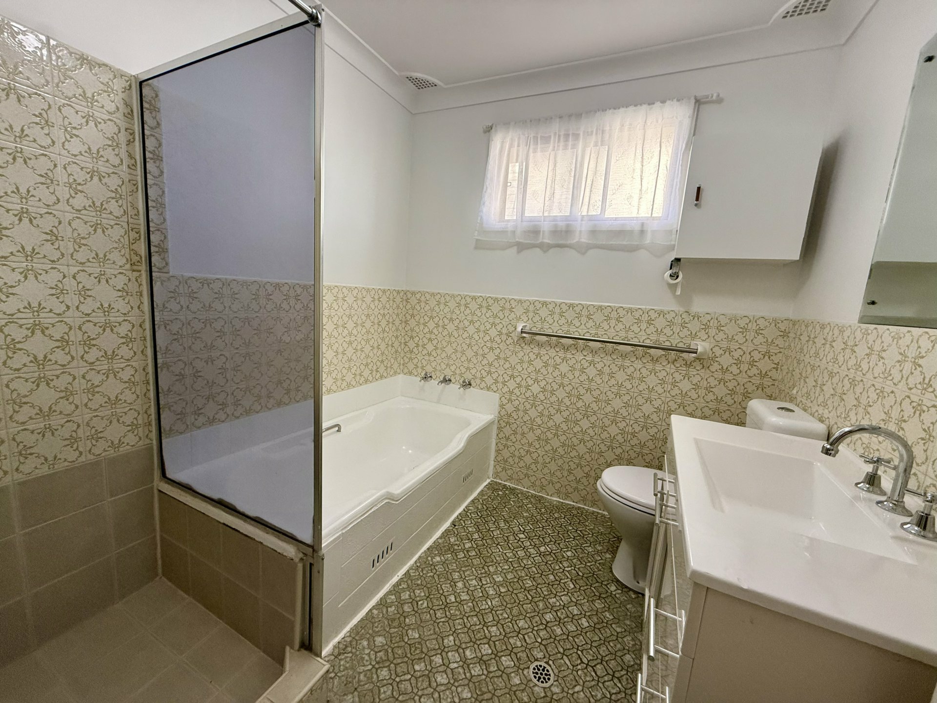 17 Cornish Ave, KILLARNEY VALE