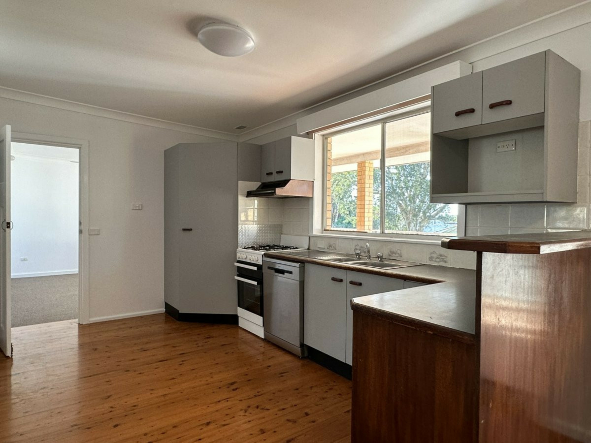 72 Brooke Avenue, KILLARNEY VALE
