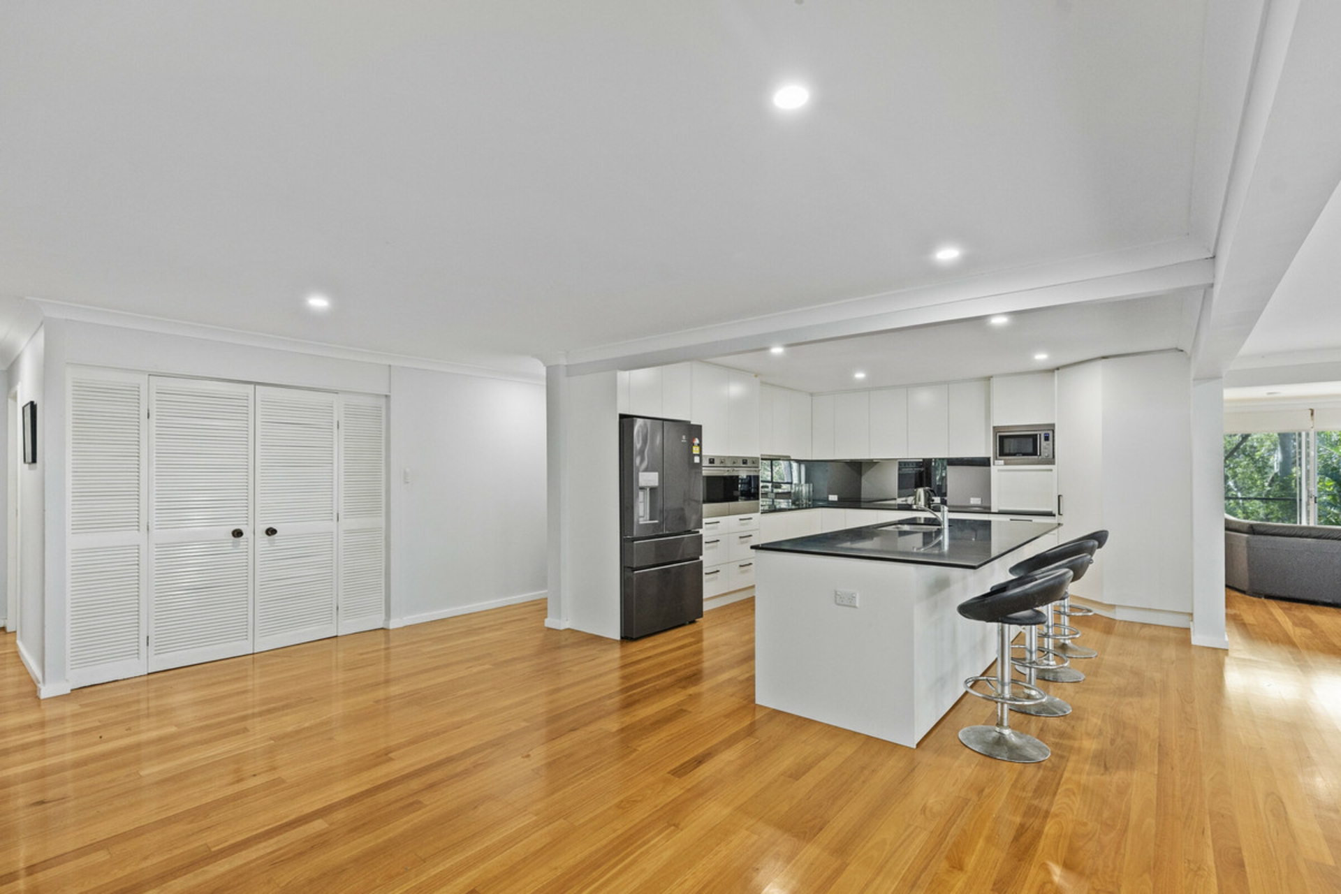 11 Rutherford Drive — photo 6 of 30