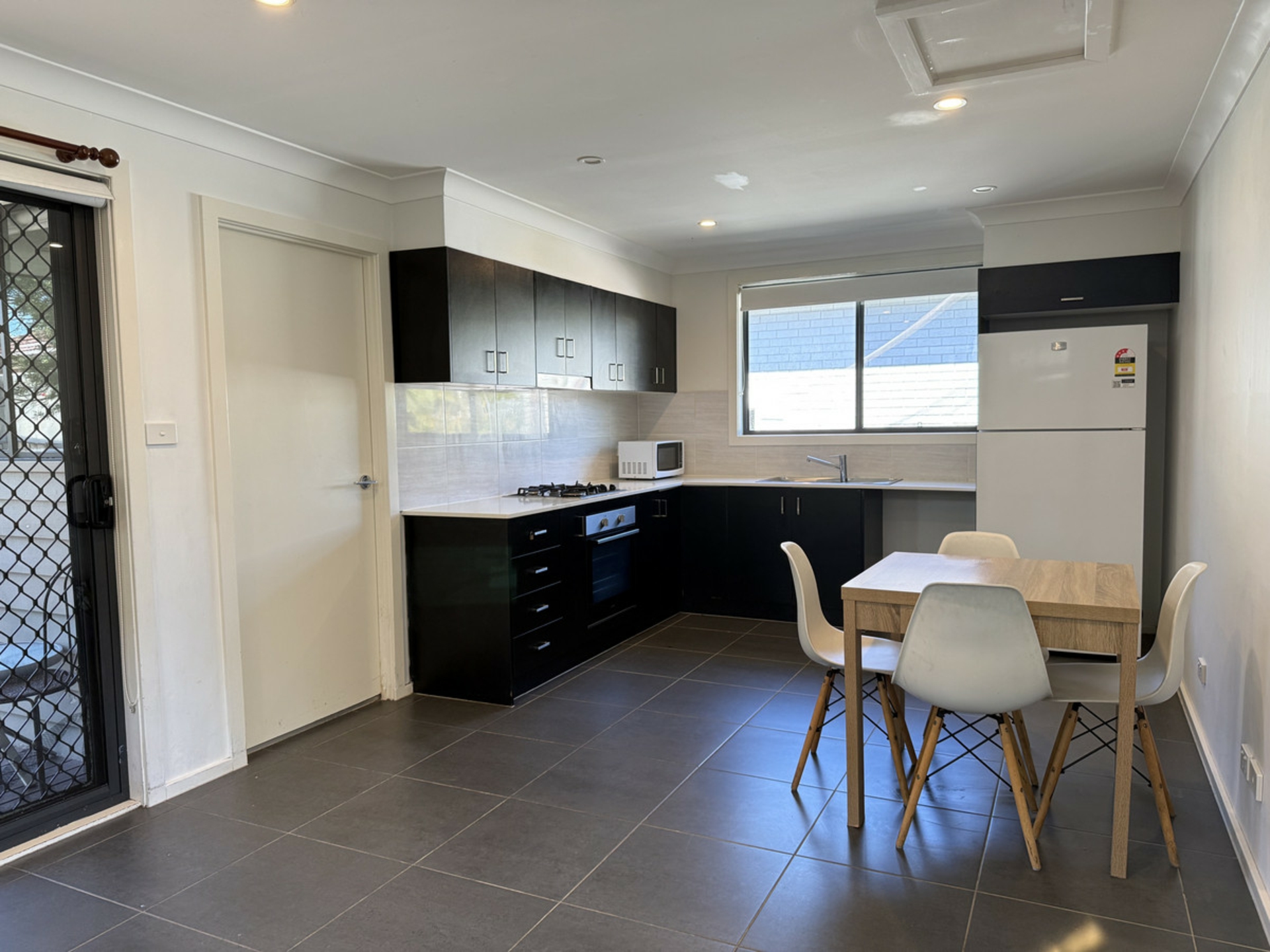 24a Duncan Street — photo 3 of 4