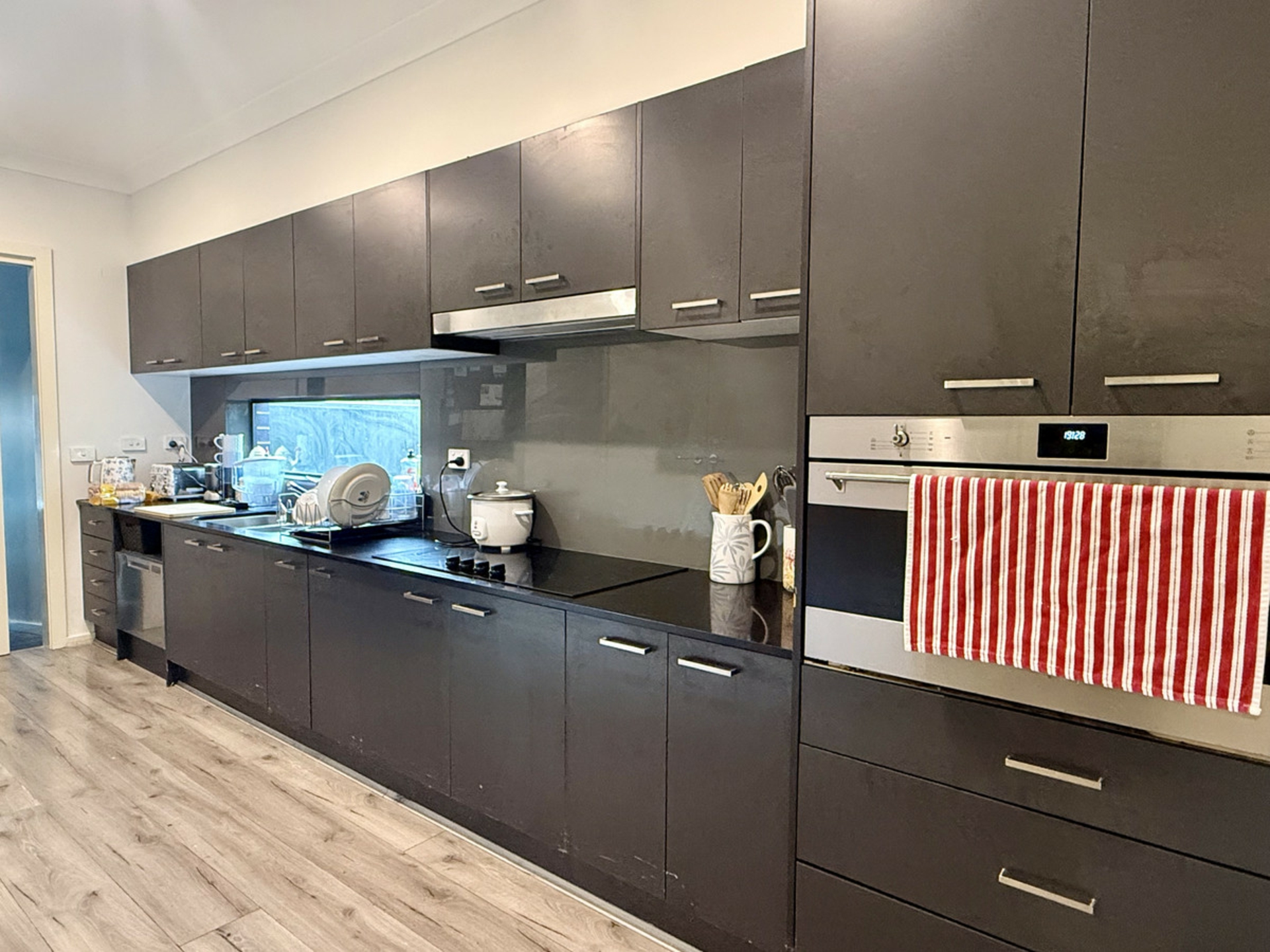 24 Duncan Street — photo 3 of 10
