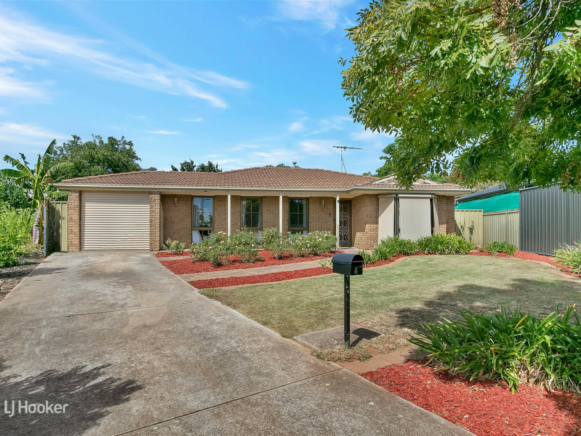 4 Rogash Court, Evanston Park