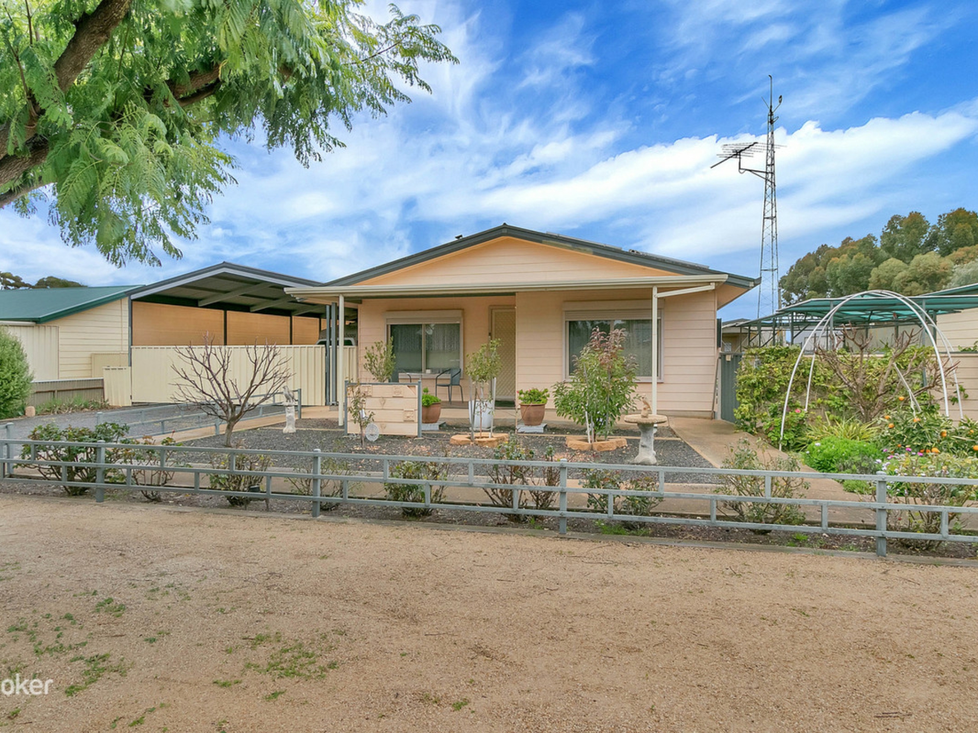 6 Centenary Avenue, BALAKLAVA
