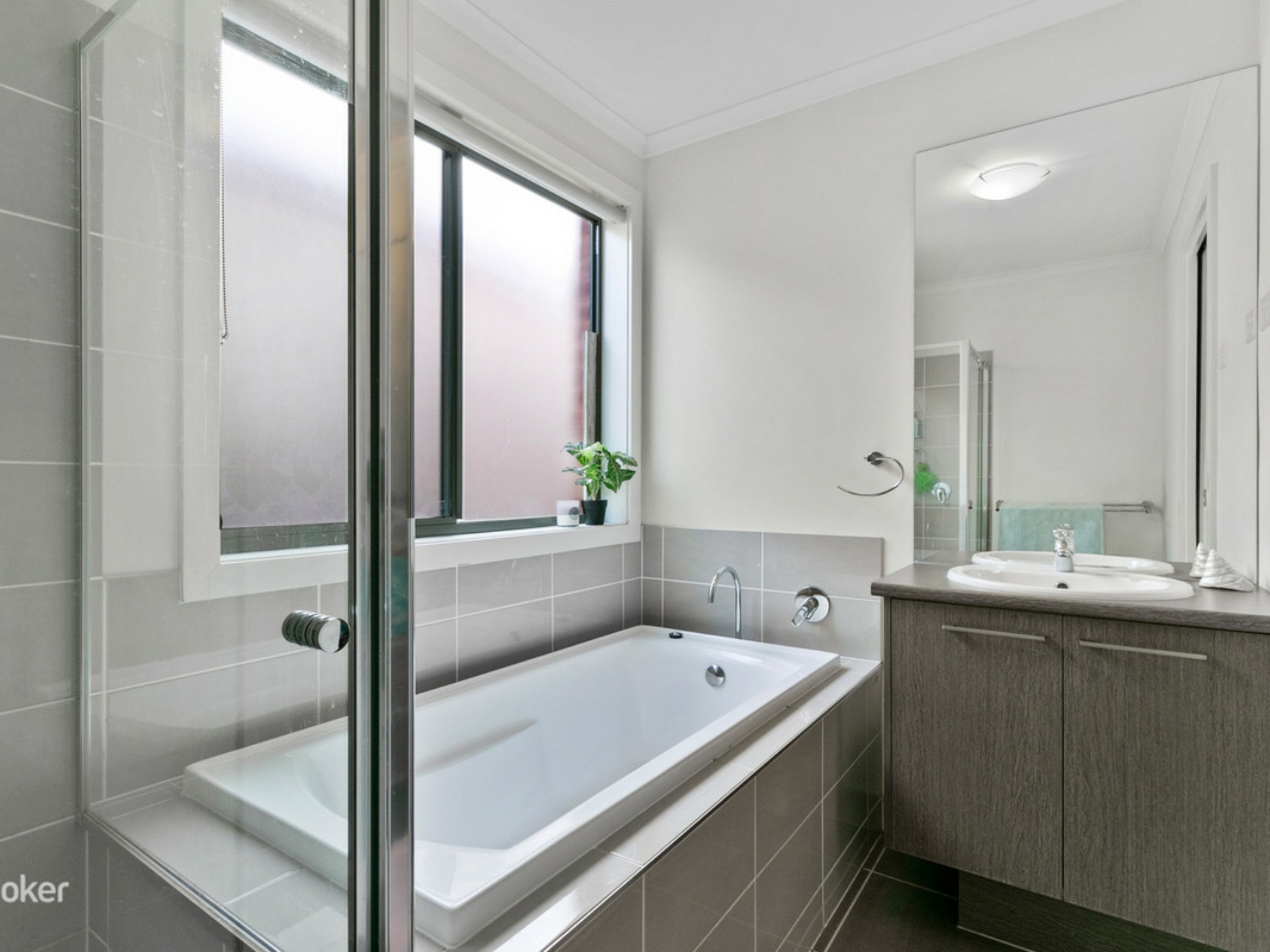 15 Scarfo Drive, SALISBURY DOWNS