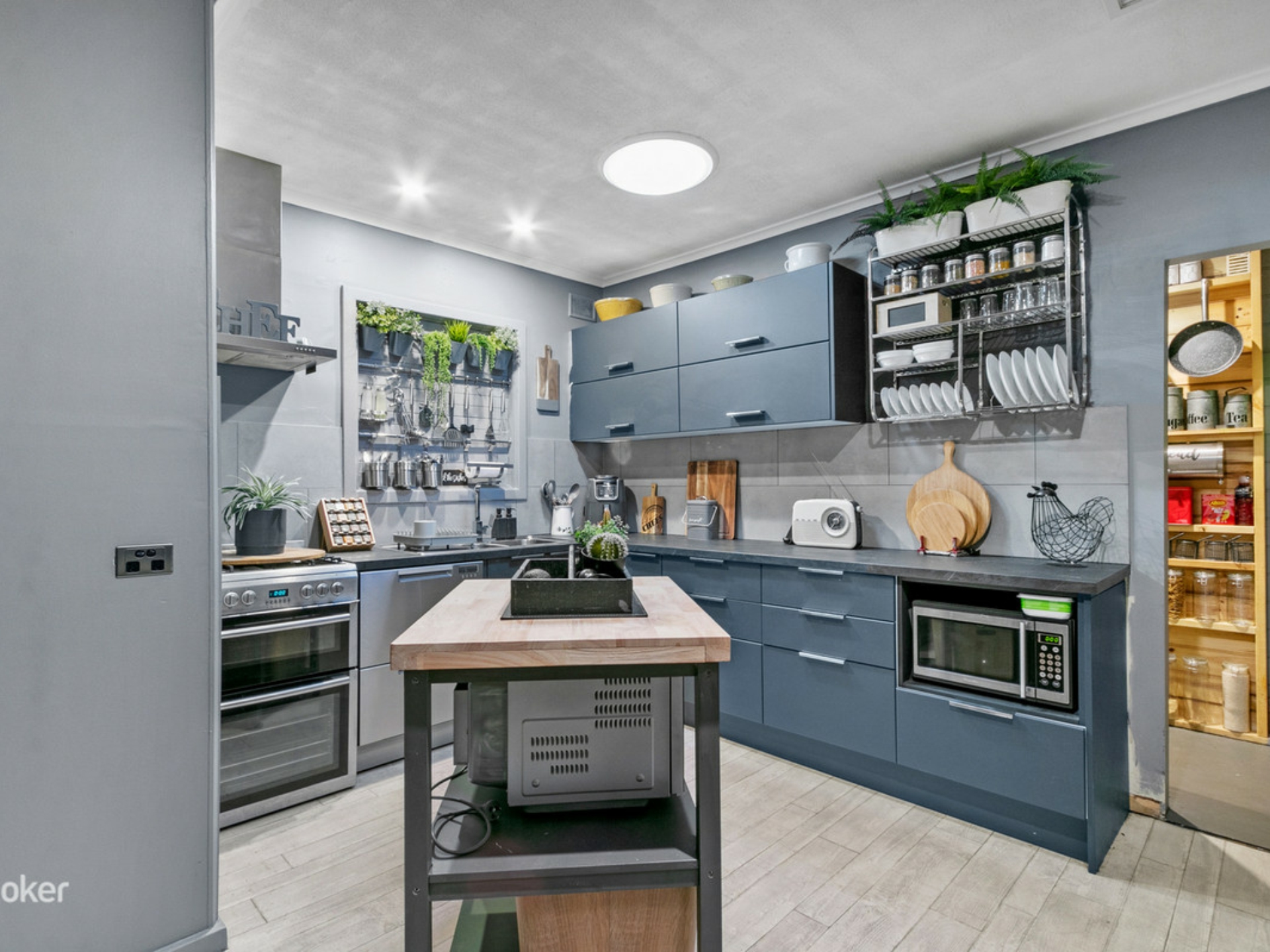 64 Whitington Road, DAVOREN PARK