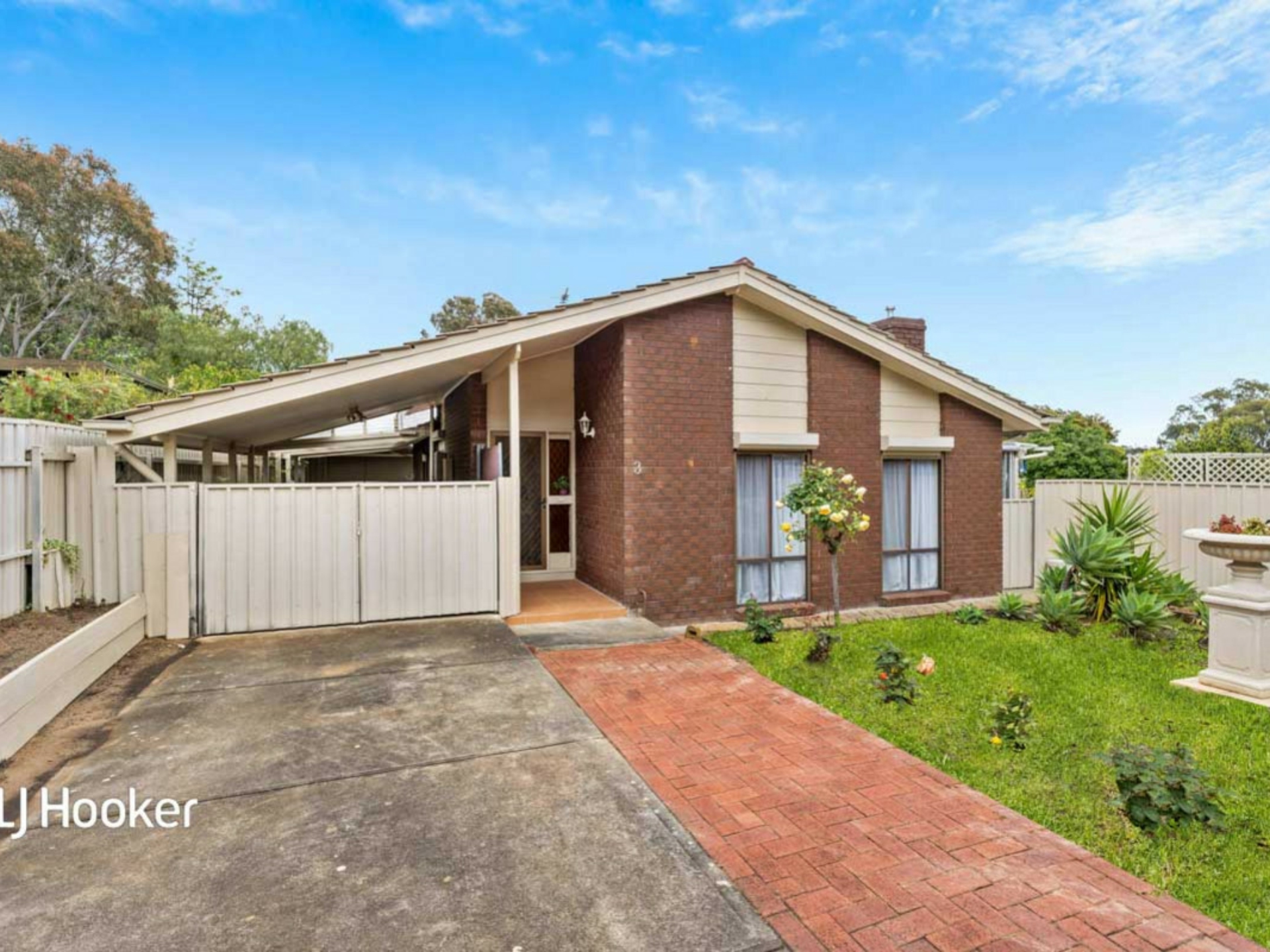 3 Topaz Drive, Flagstaff Hill