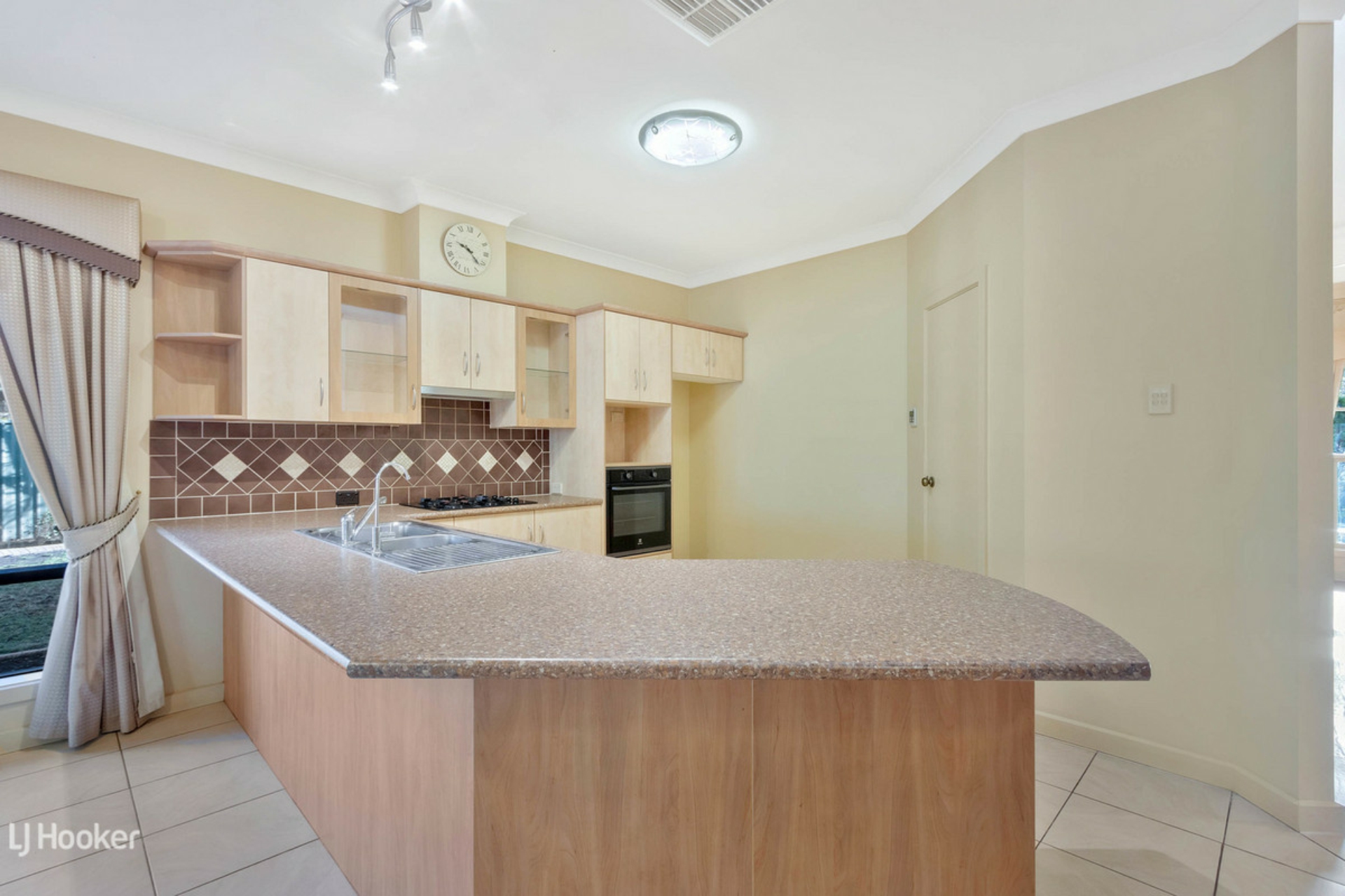 9 Oaklands Circuit, HEWETT