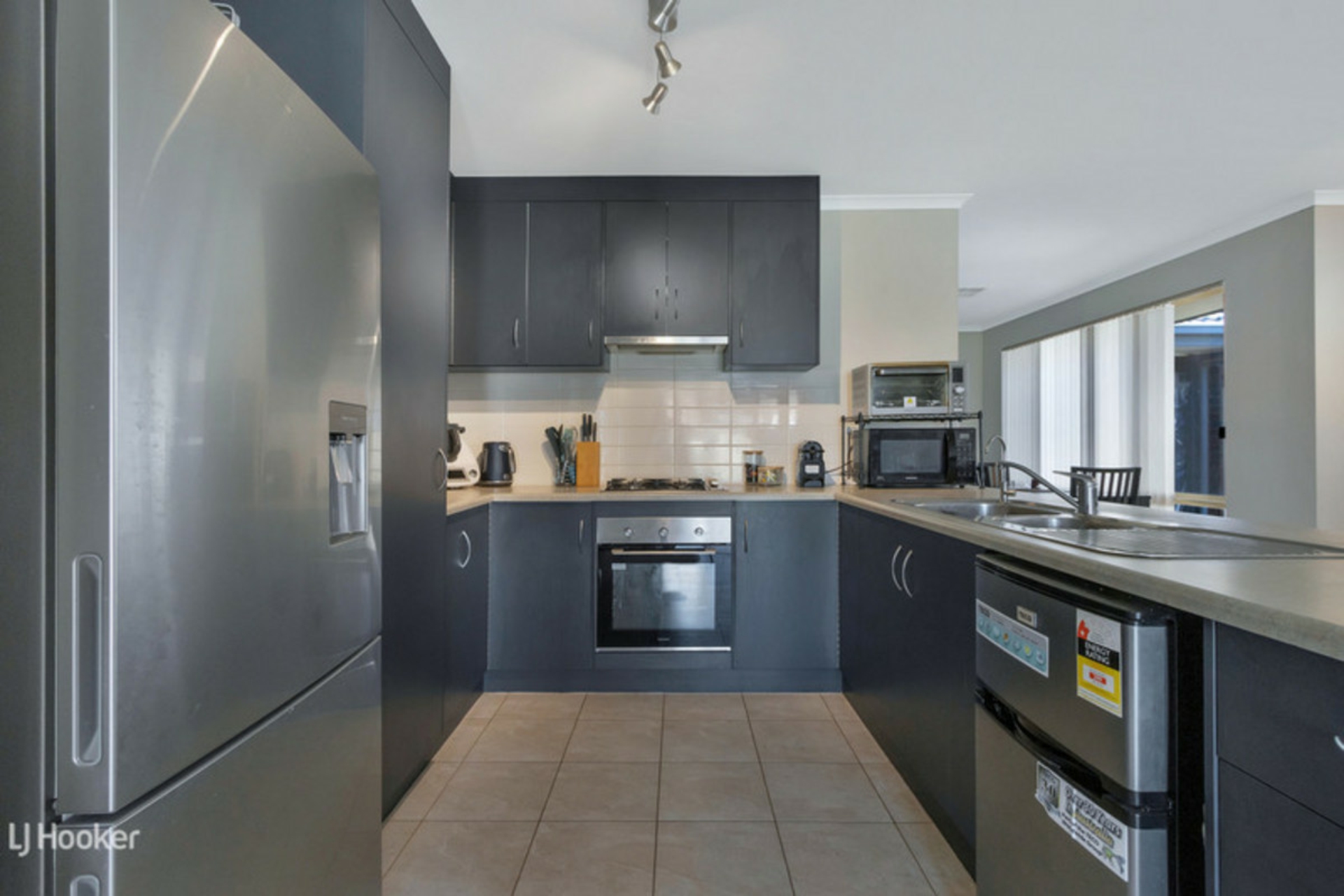 28 Elly Drive, MUNNO PARA WEST