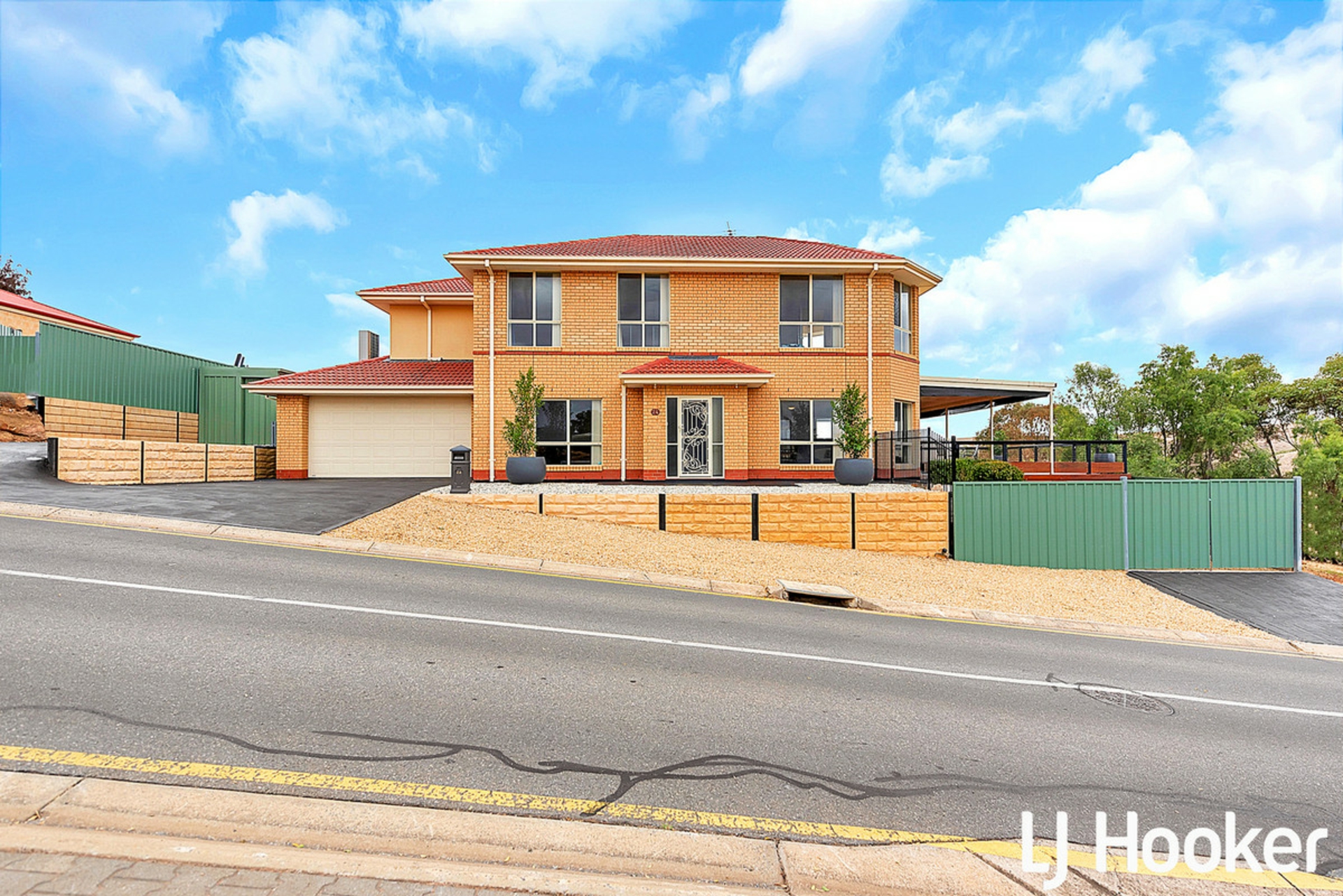 24 Providence Boulevard, Hewett