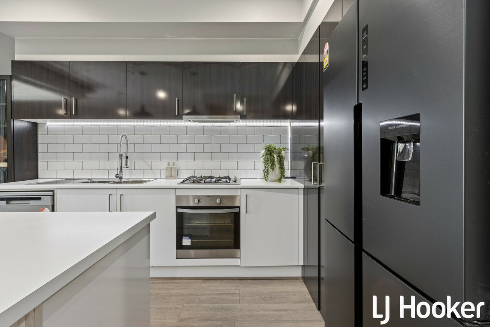 10 Chifley Avenue, HOPE VALLEY