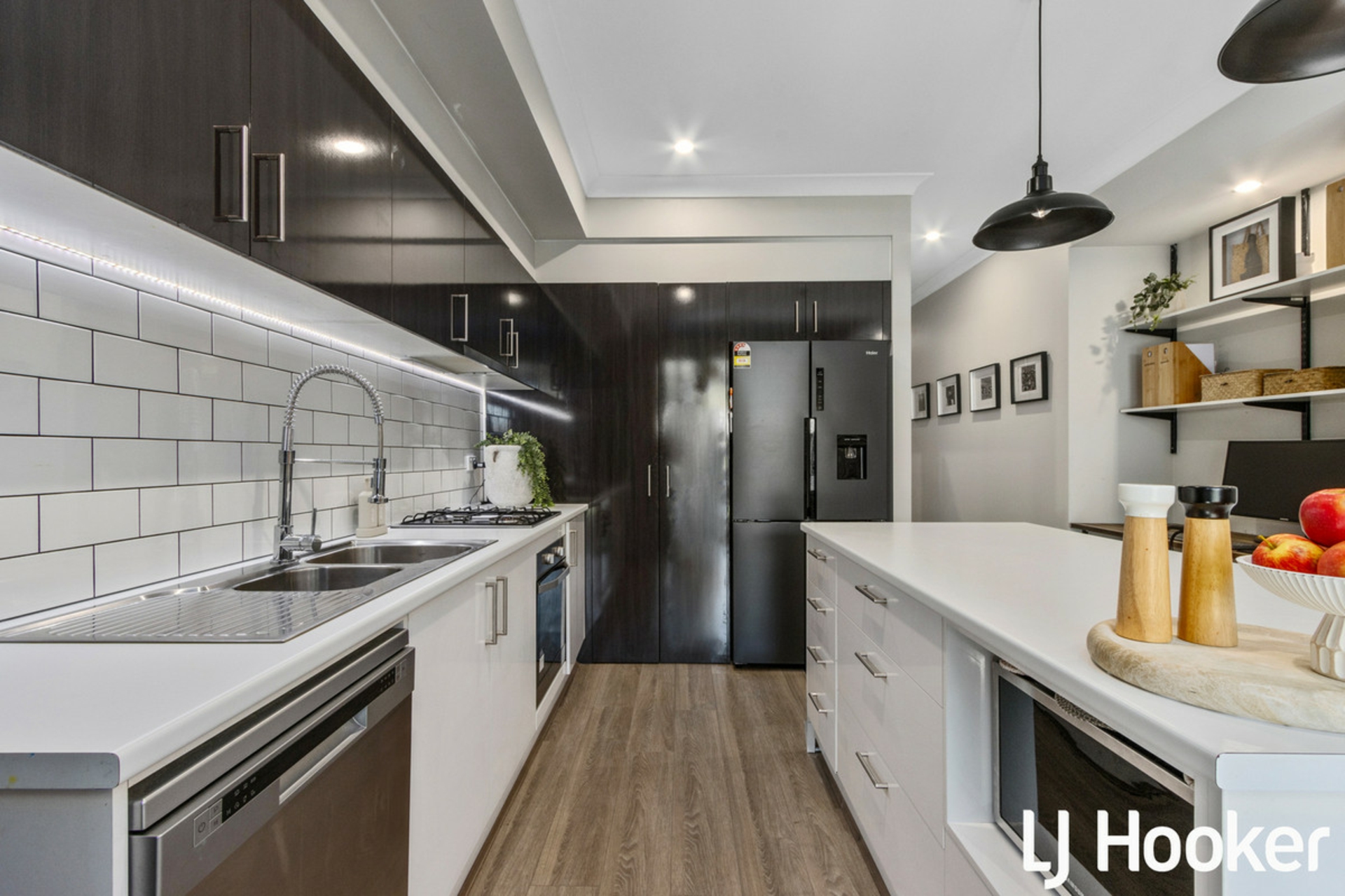10 Chifley Avenue, HOPE VALLEY