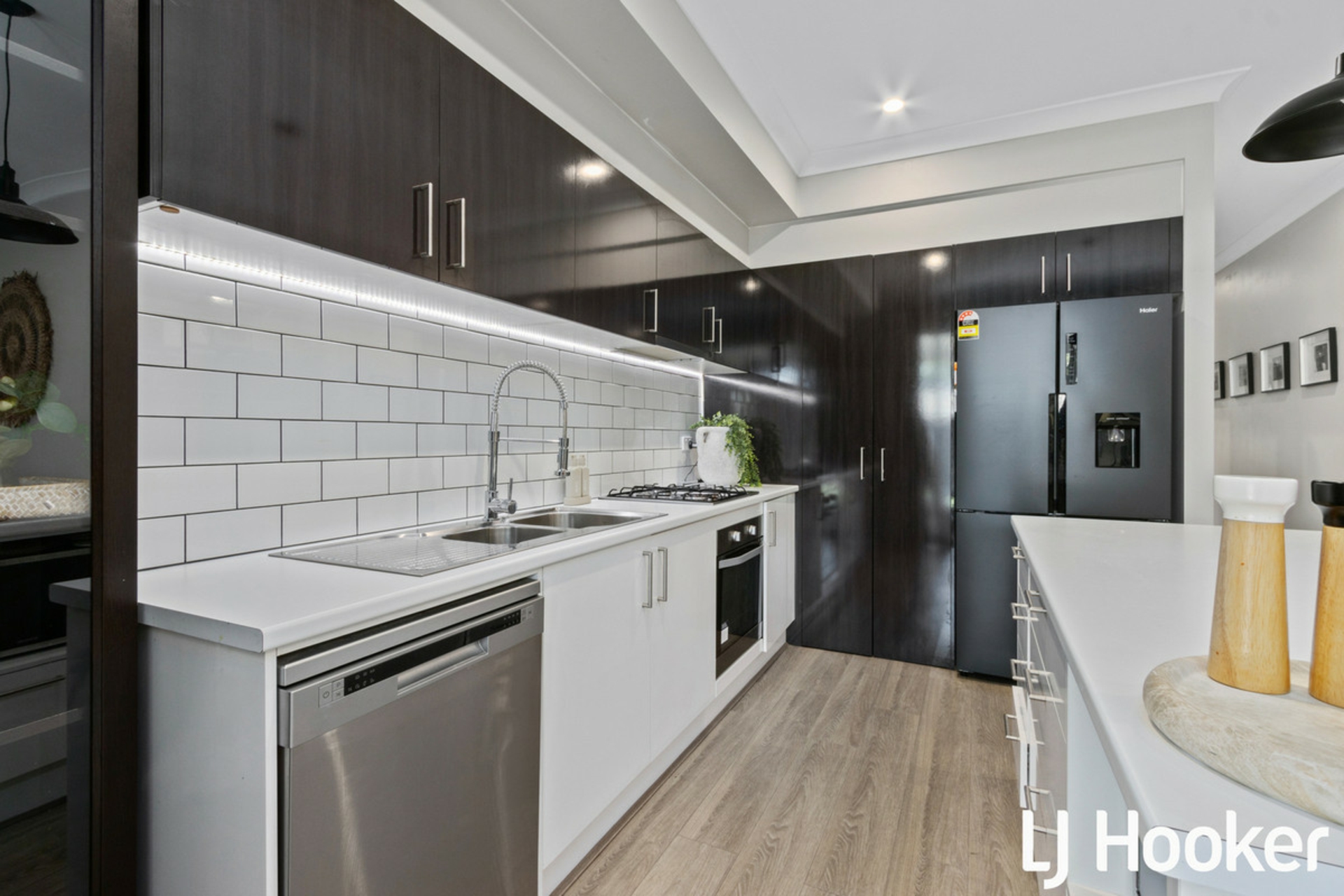 10 Chifley Avenue, HOPE VALLEY