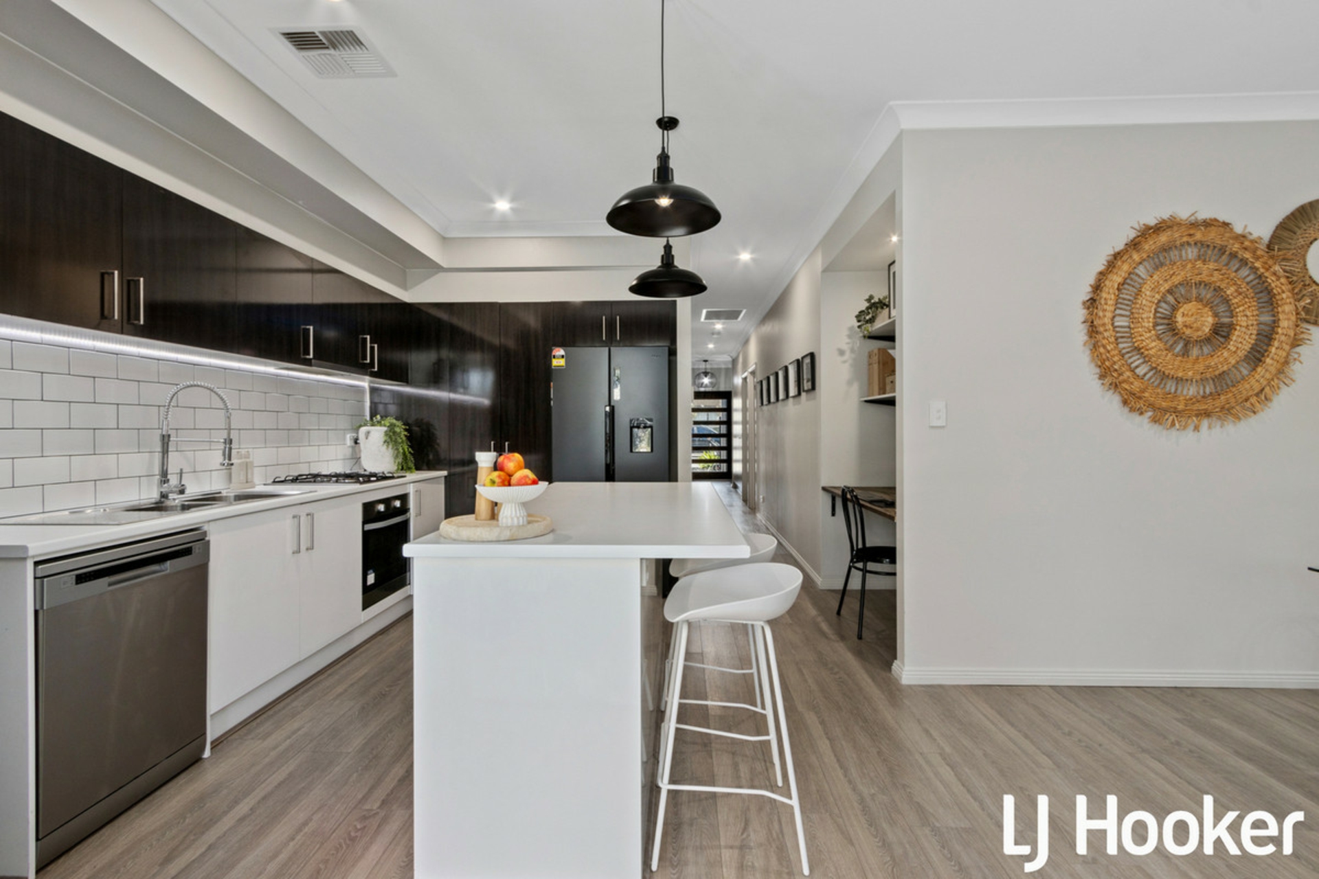 10 Chifley Avenue, HOPE VALLEY