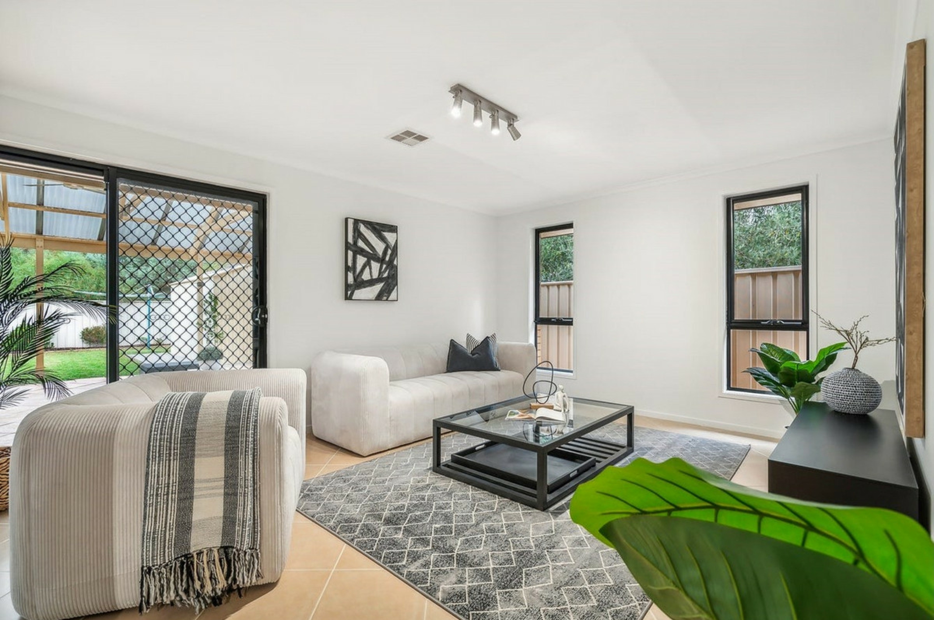 20 Malta Drive Parafield Gardens SA House for Rent LJ Hooker