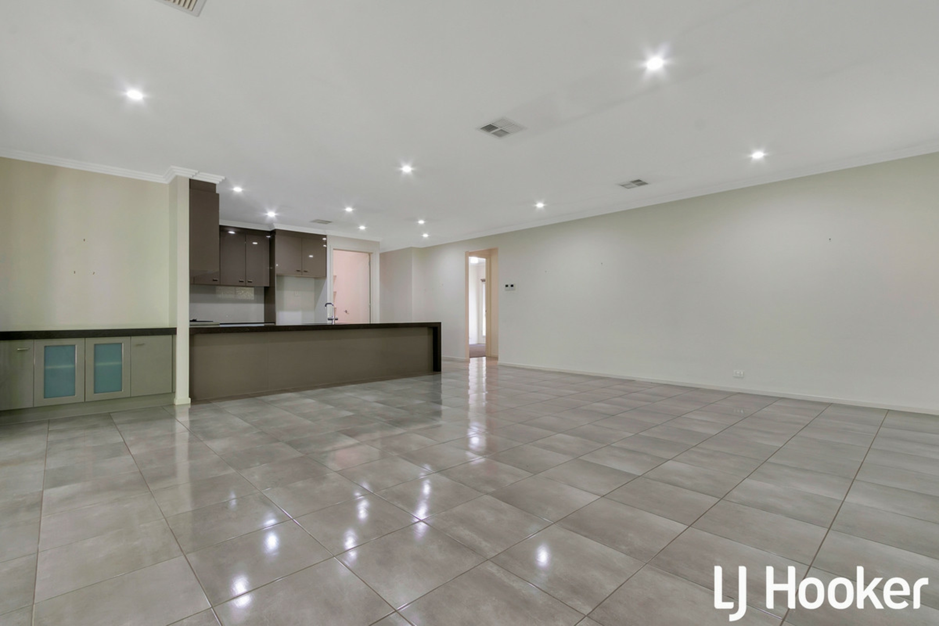 6 Isaacs Way, EVANSTON SOUTH