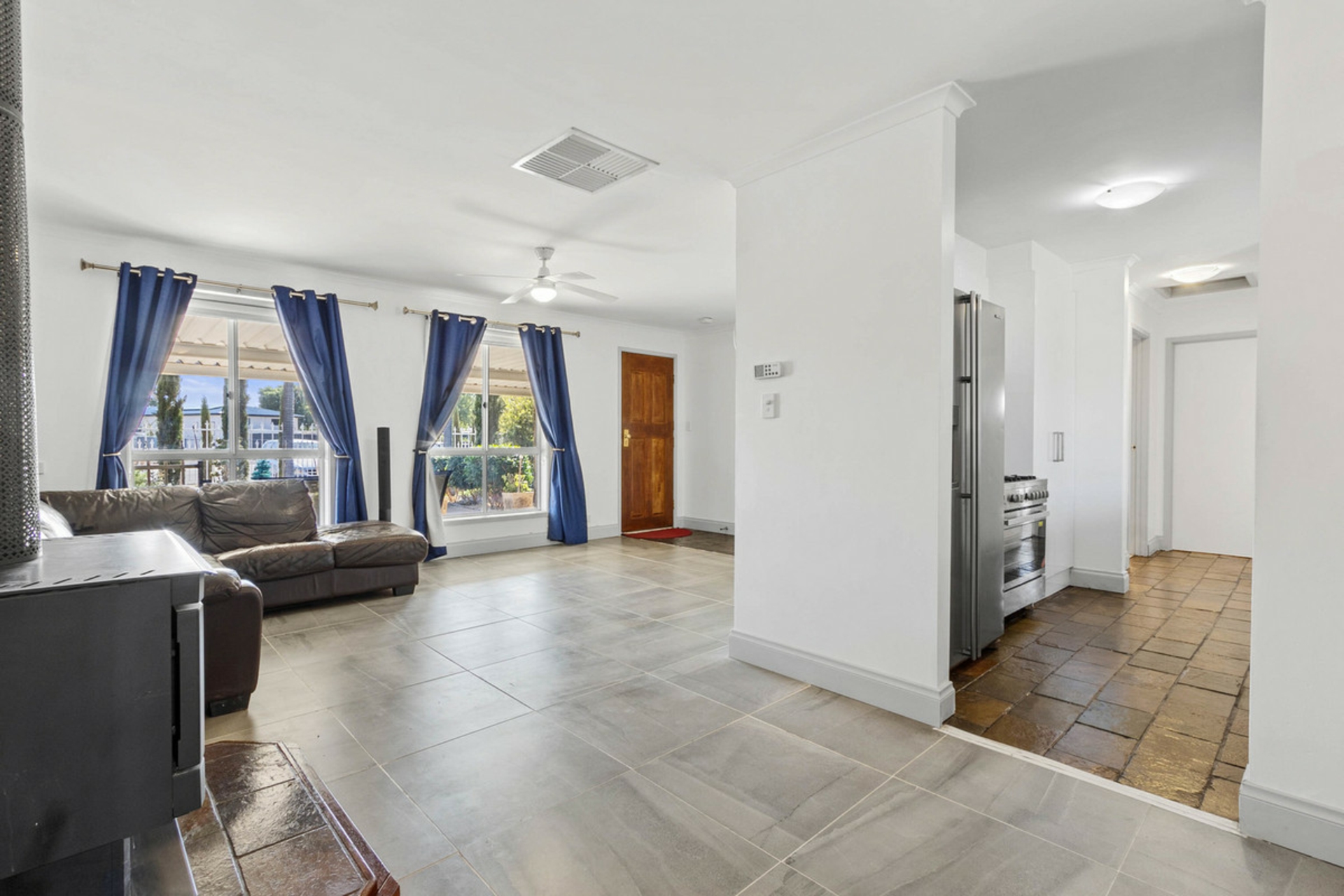 2 Dunn Court, WASLEYS
