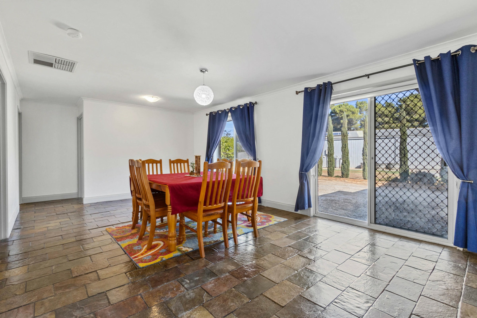 2 Dunn Court, WASLEYS