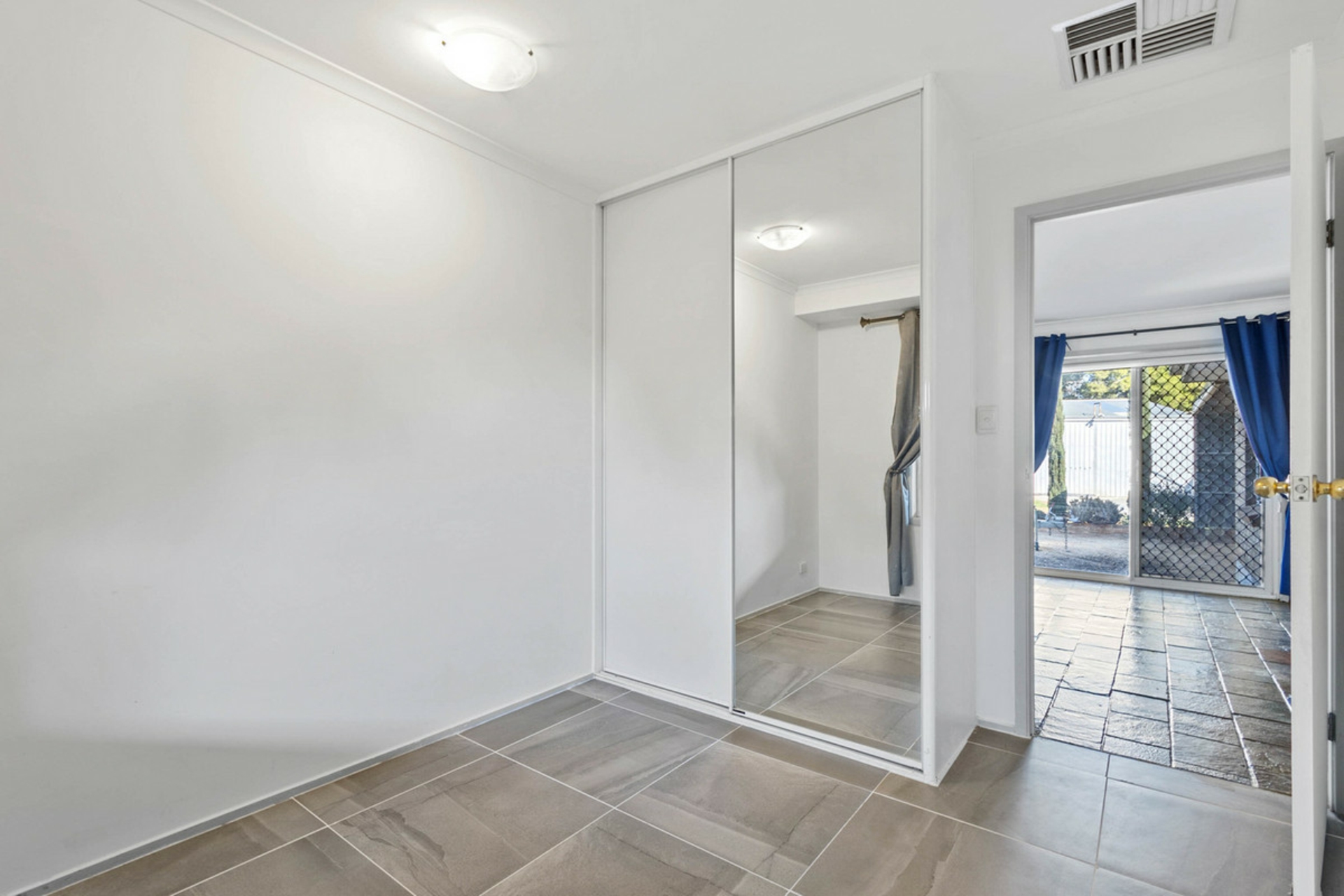 2 Dunn Court, WASLEYS