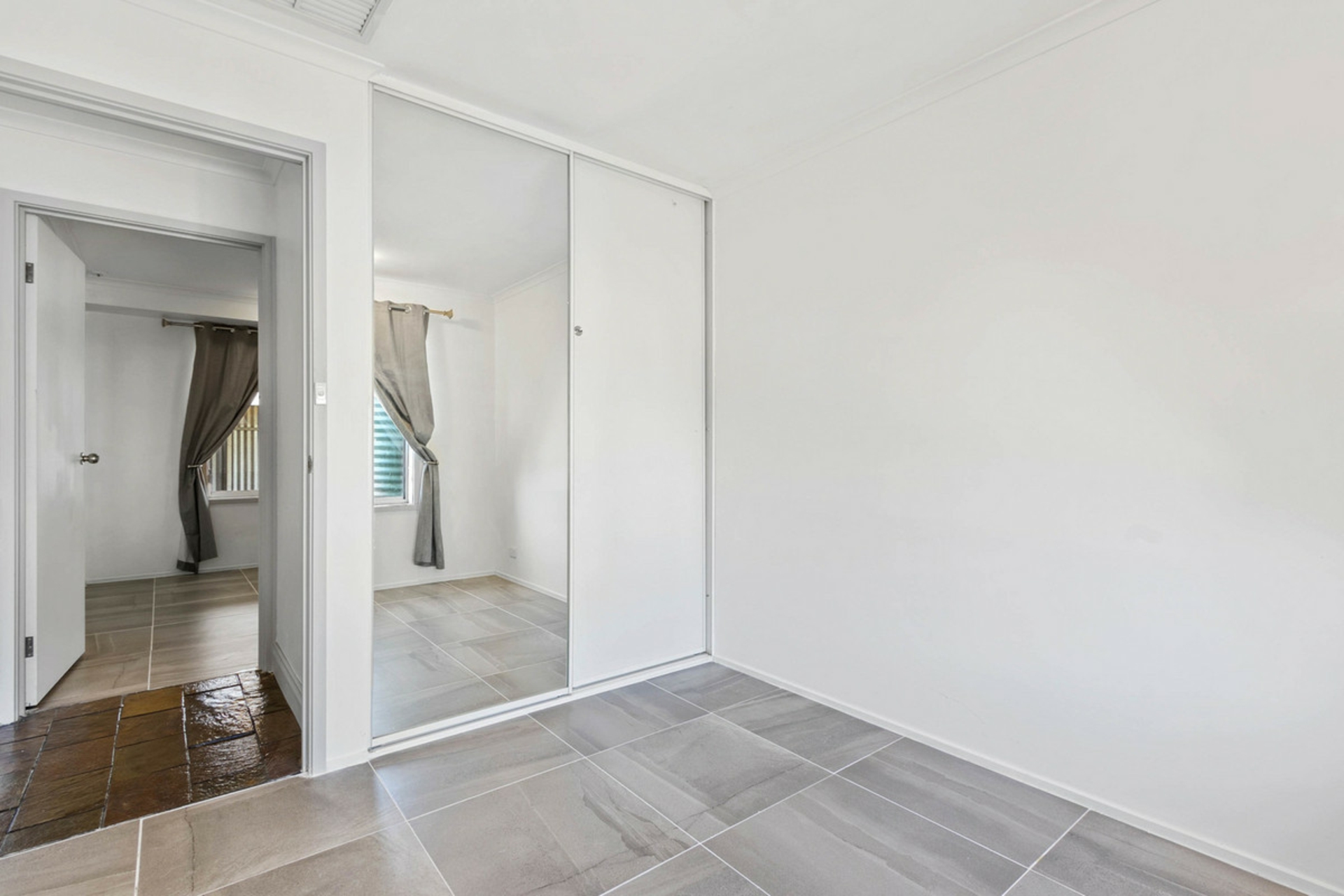 2 Dunn Court, WASLEYS