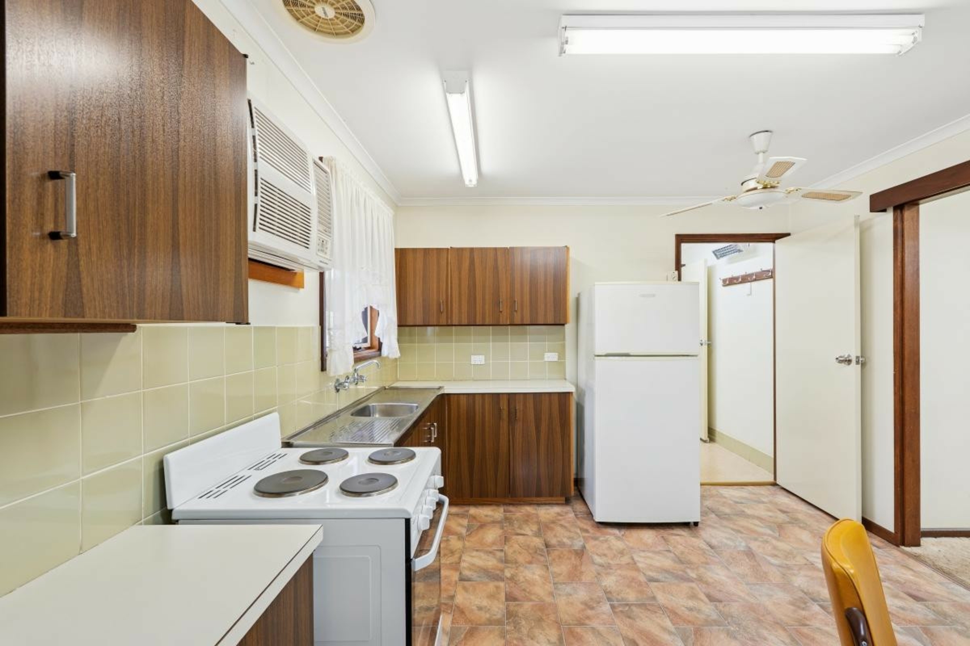 8 Centenary Avenue, BALAKLAVA