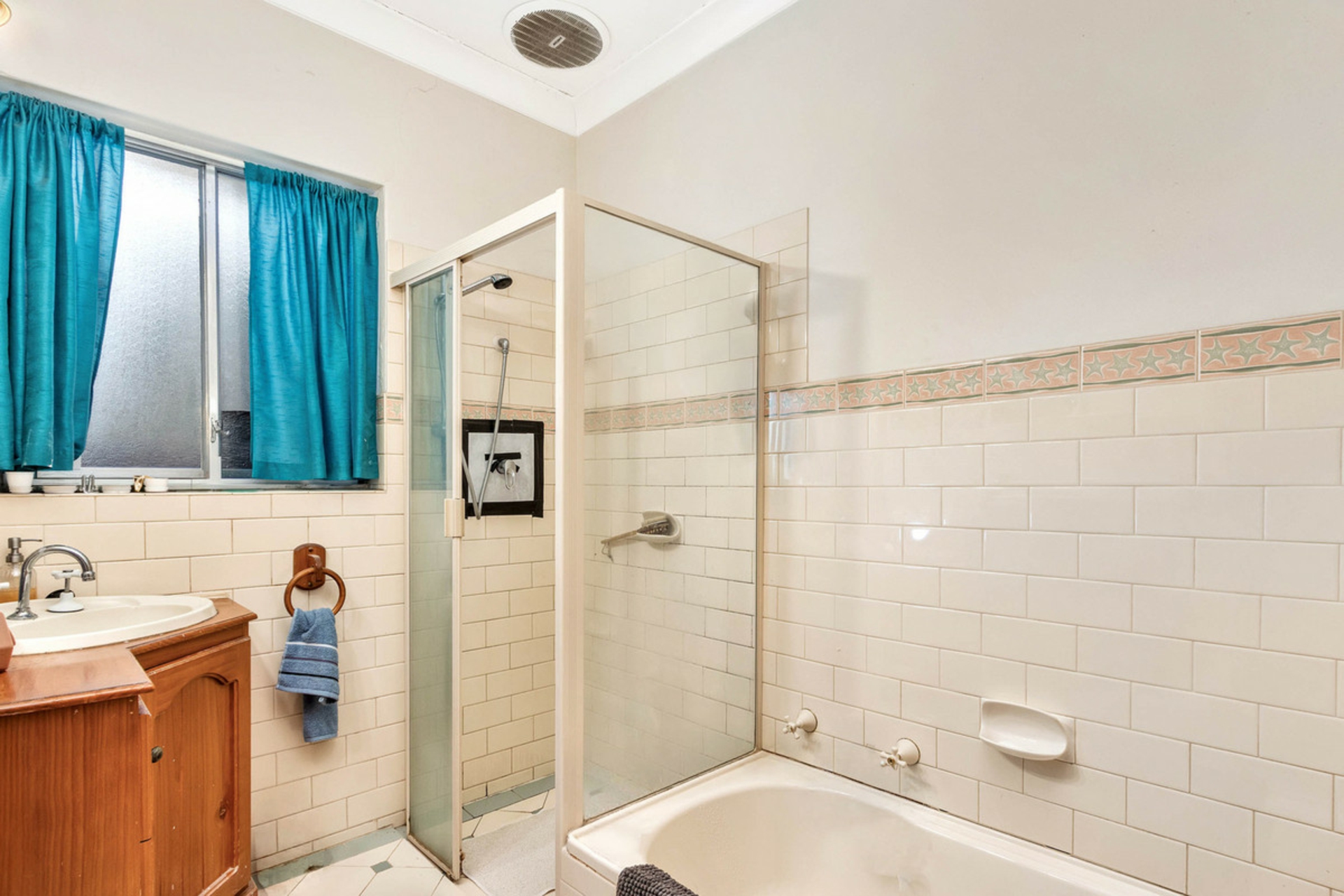 21 Deland Avenue — photo 10 of 14