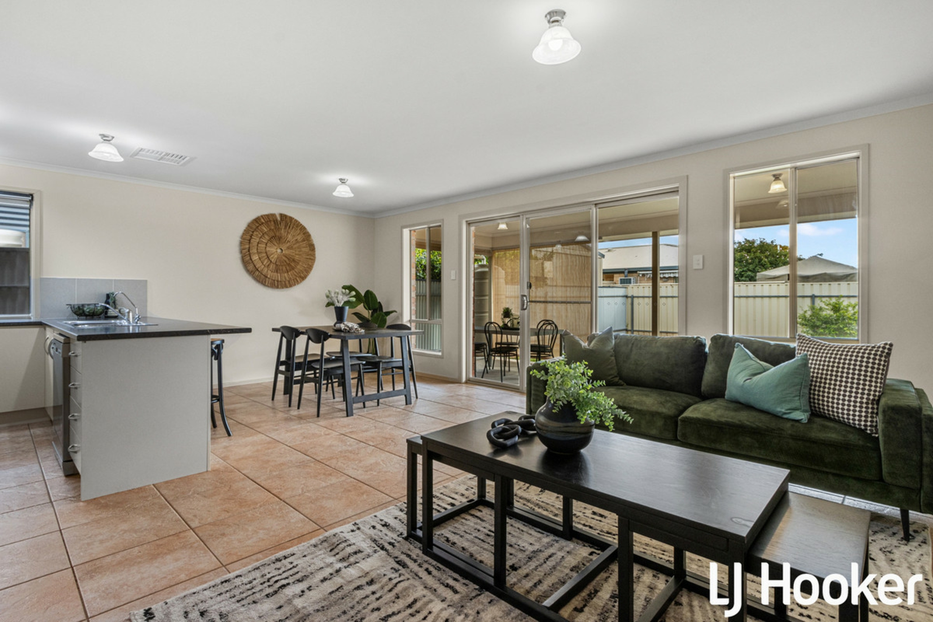 55 Railway Crescent — photo 10 of 18