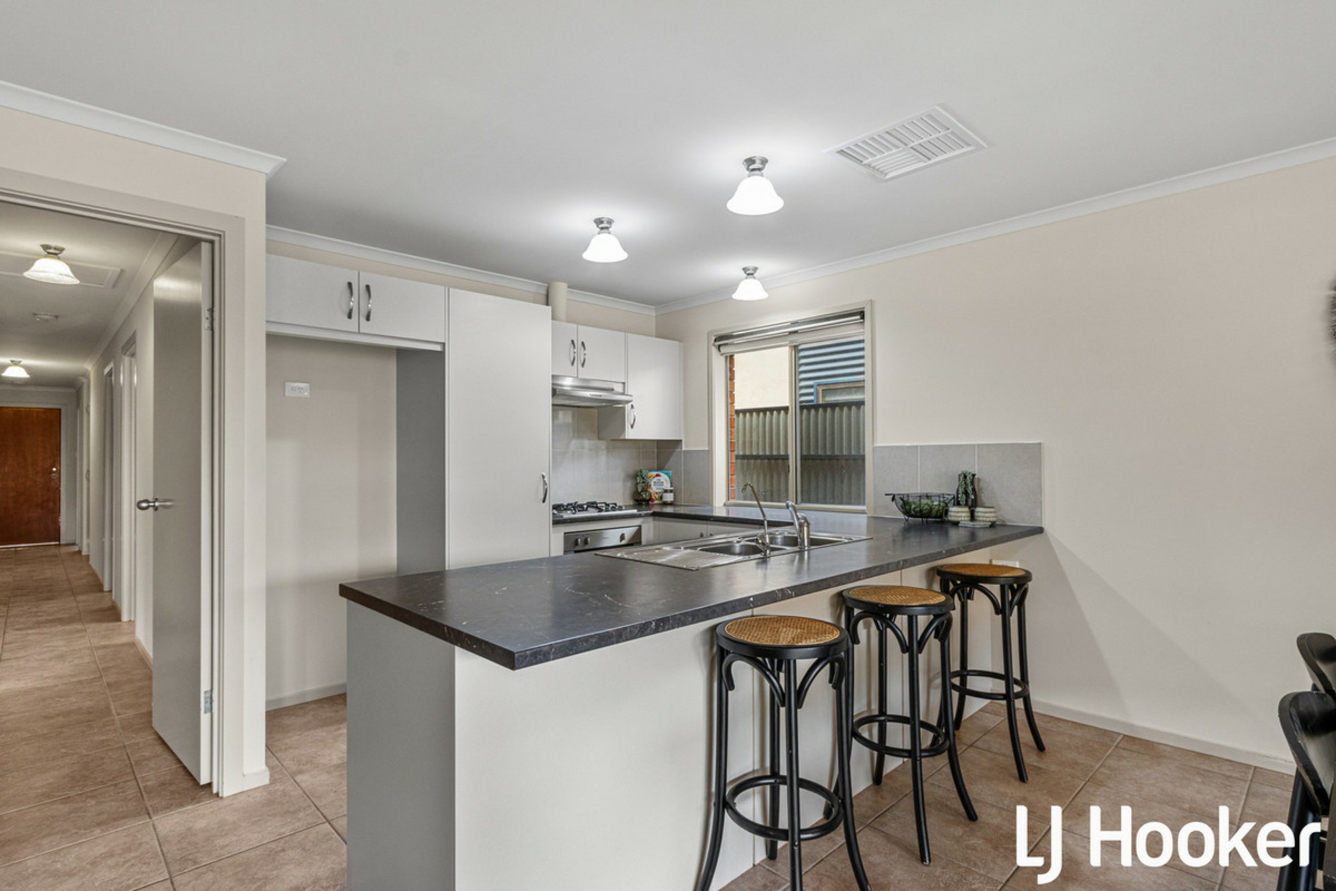55 Railway Crescent — photo 11 of 18