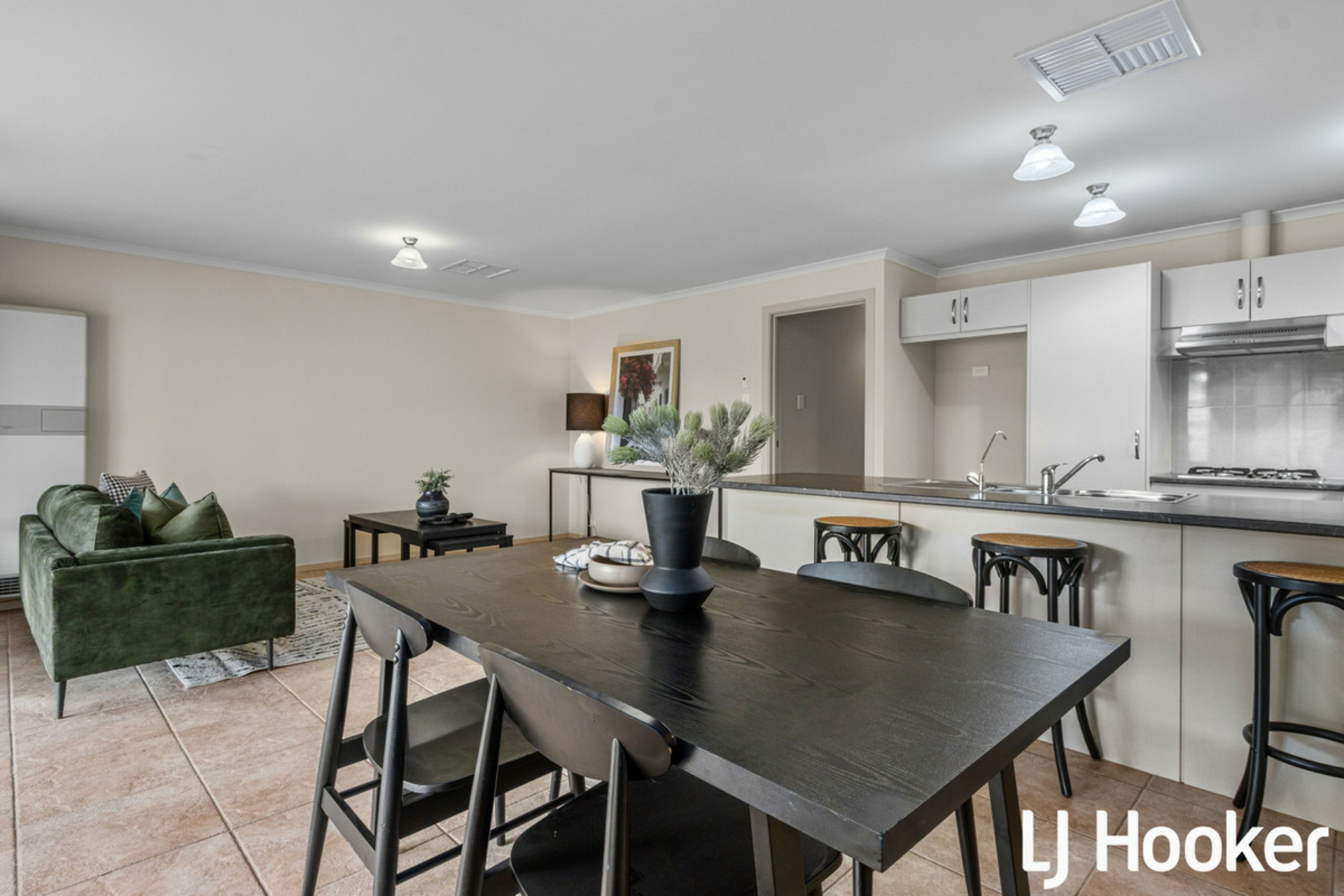 55 Railway Crescent — photo 13 of 18