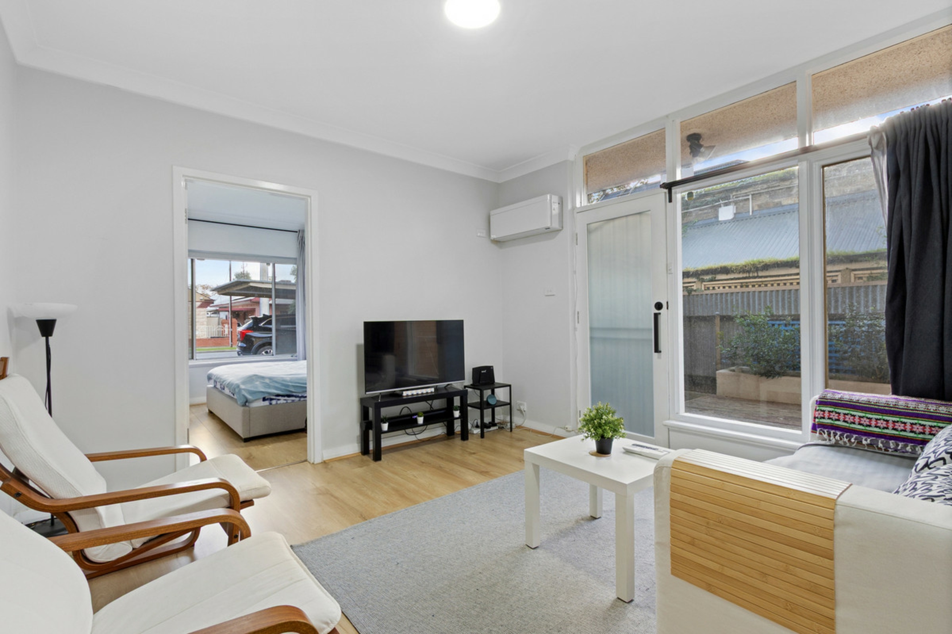 1/ 16 Russell Street — photo 4 of 16