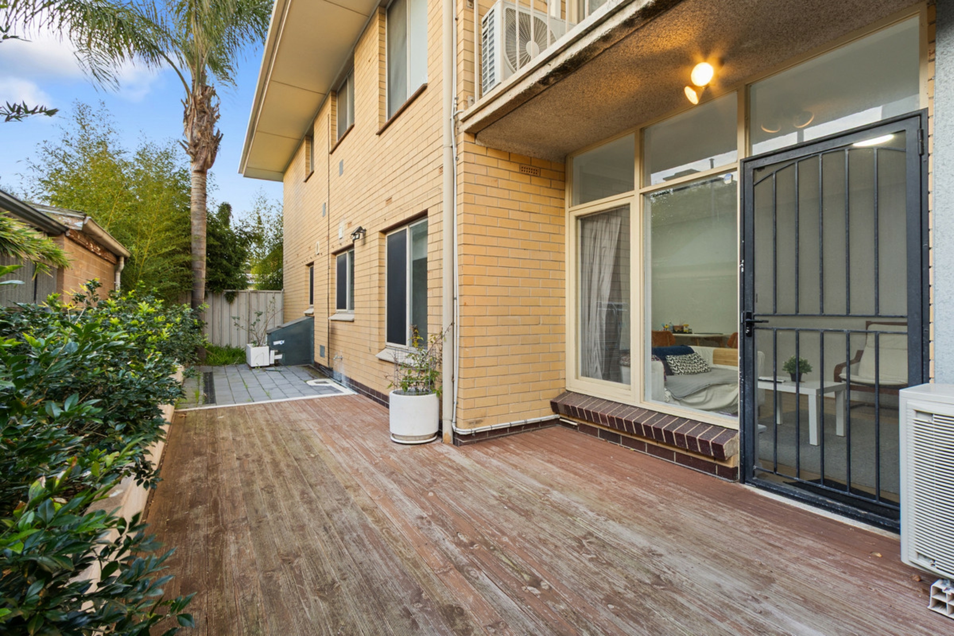 1/ 16 Russell Street — photo 14 of 16