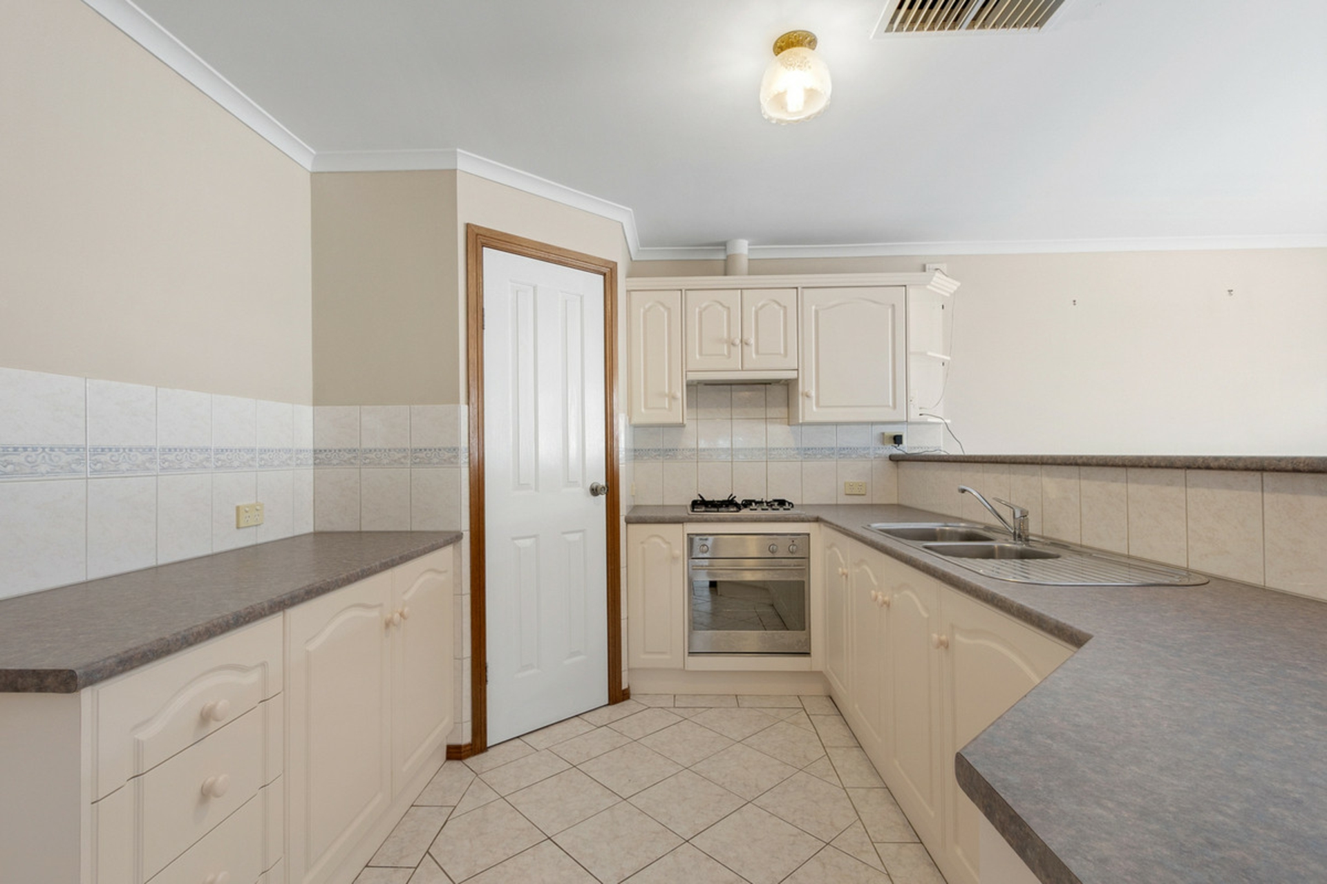2 Enmore Drive — photo 10 of 18