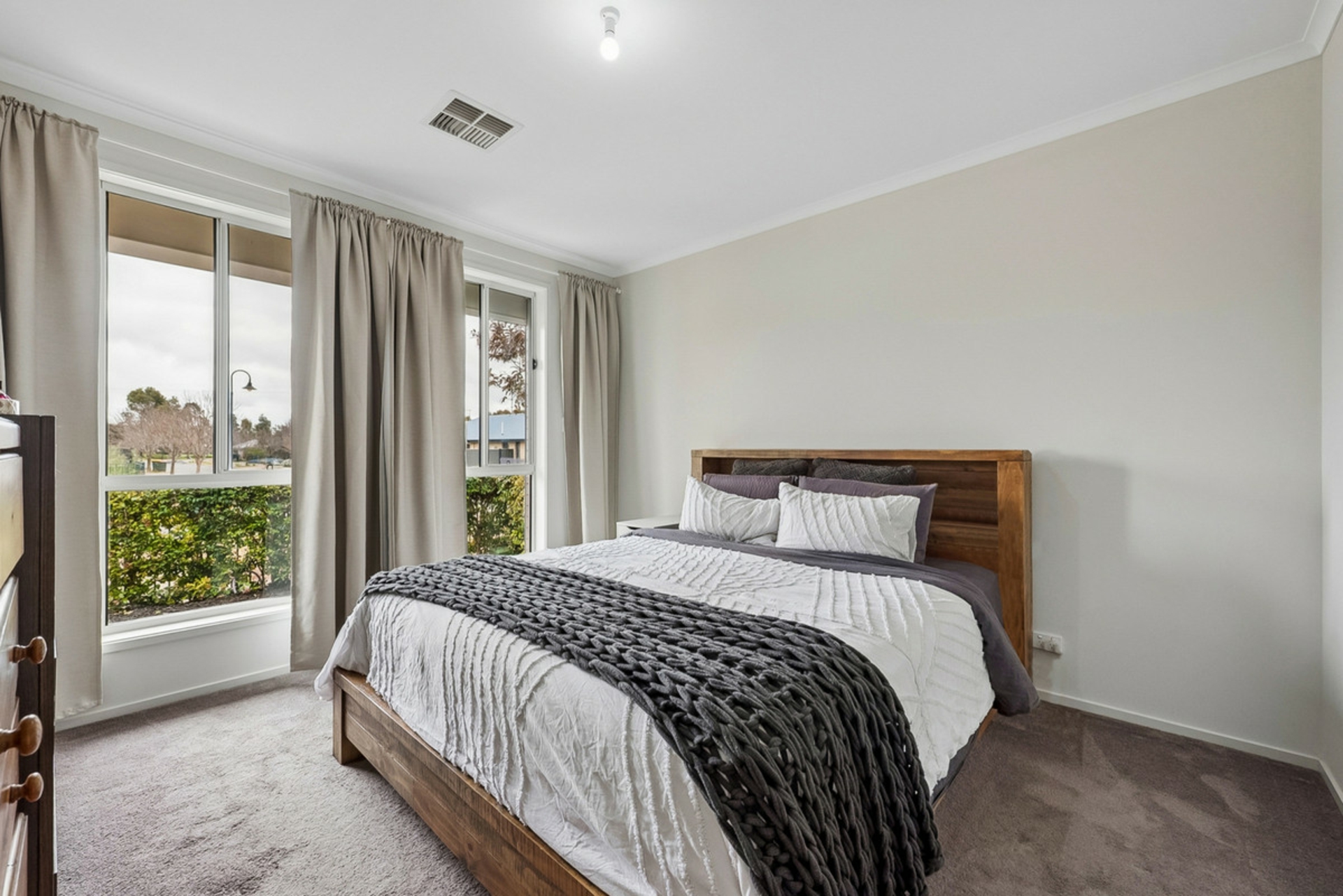31 Admiral Parade — photo 9 of 17