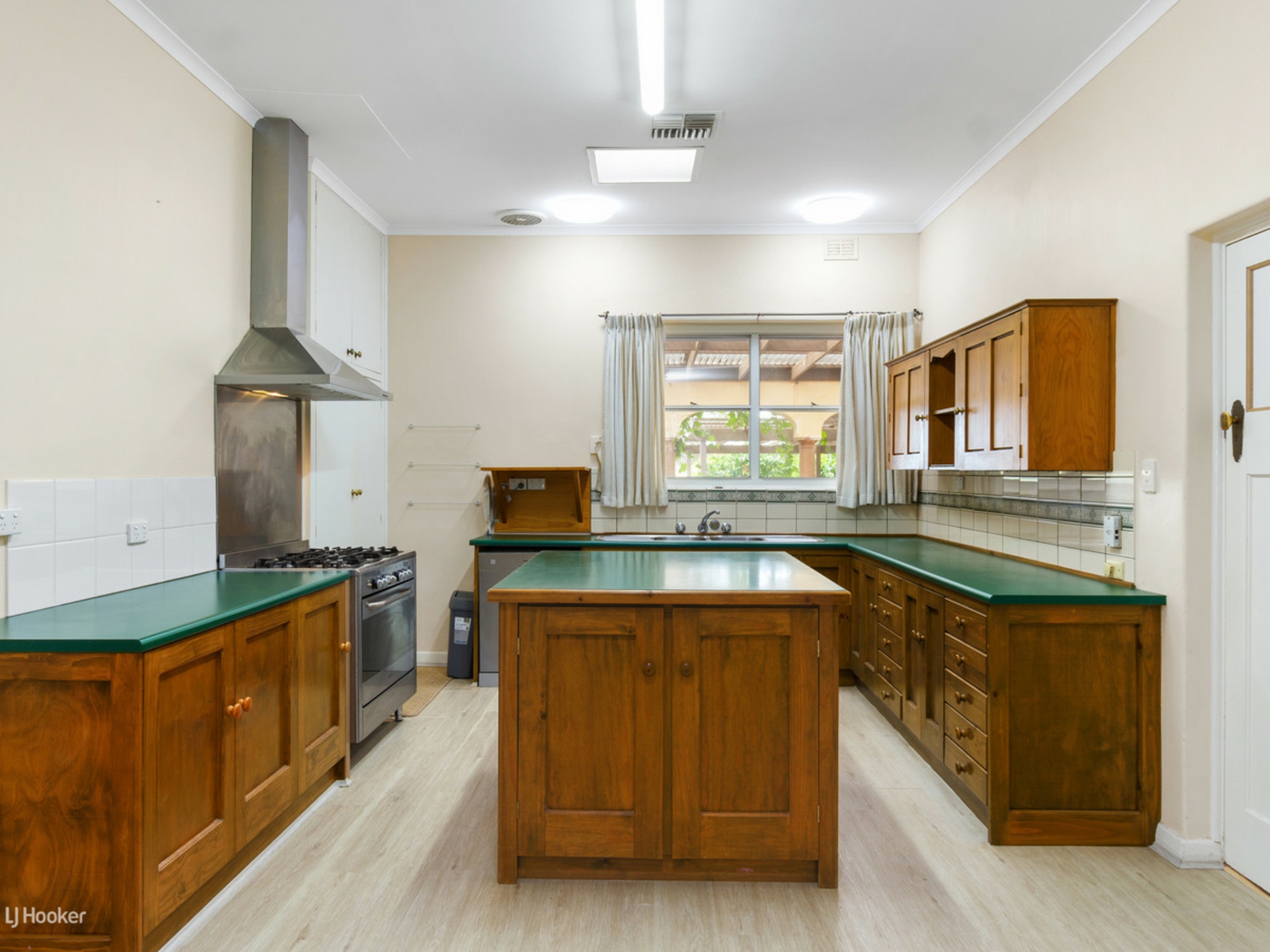 130 Hermann Thumm Drive — photo 3 of 13