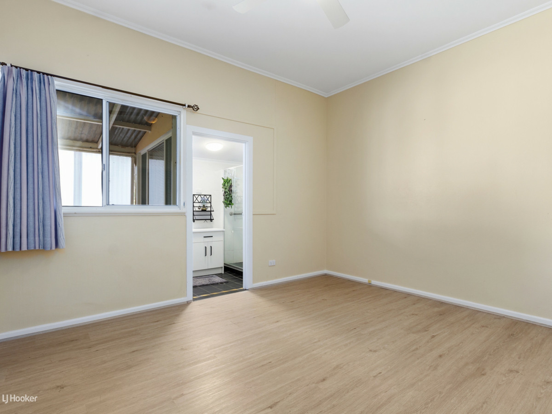 130 Hermann Thumm Drive — photo 5 of 13