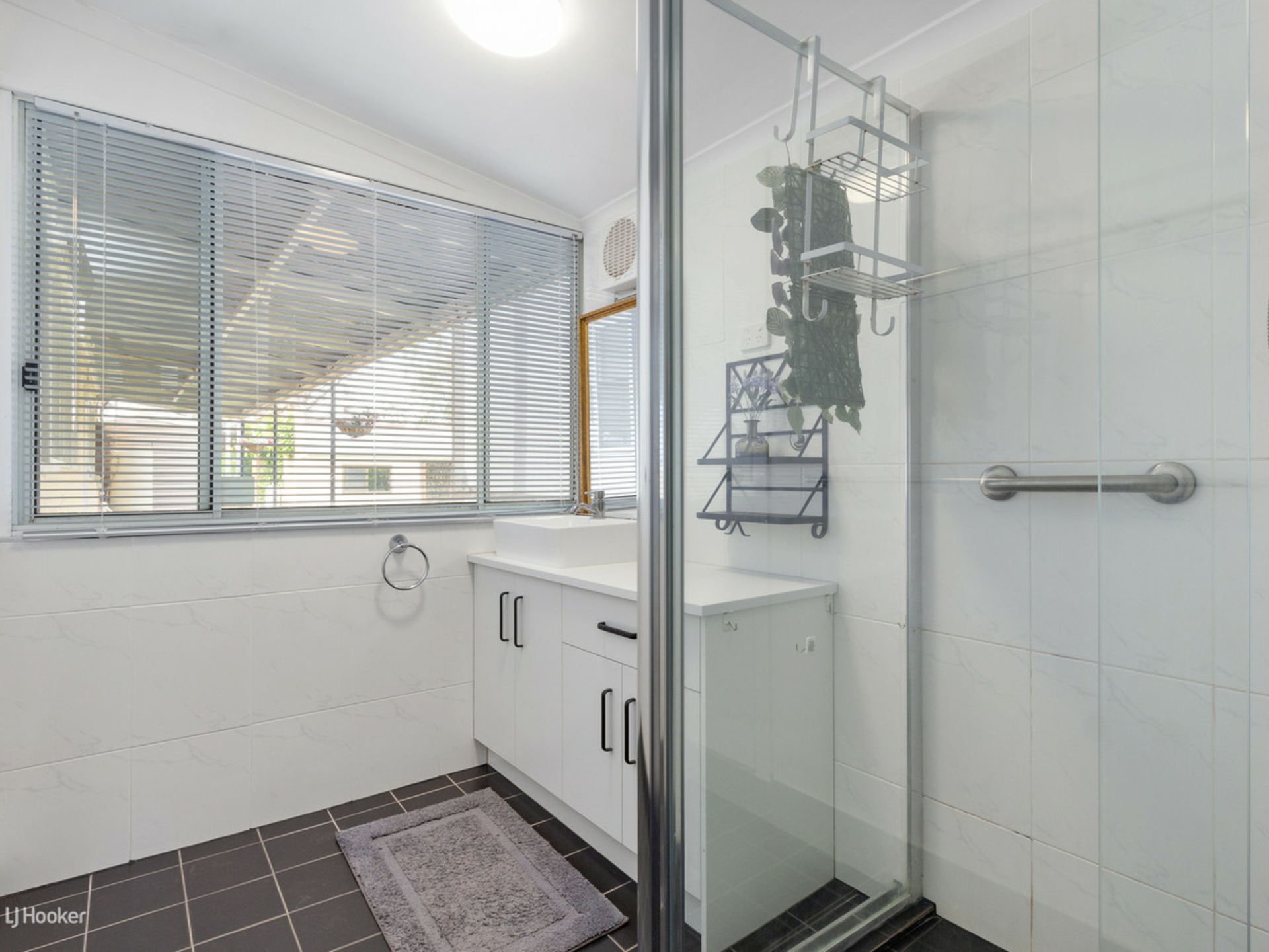 130 Hermann Thumm Drive — photo 6 of 13