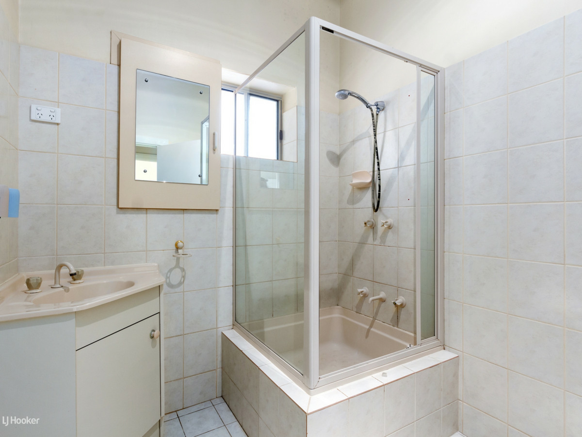 130 Hermann Thumm Drive — photo 9 of 13