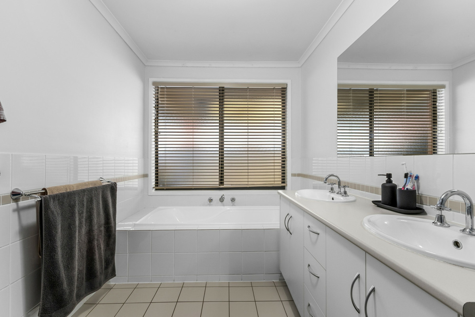 18 Jacobs Street — photo 7 of 20