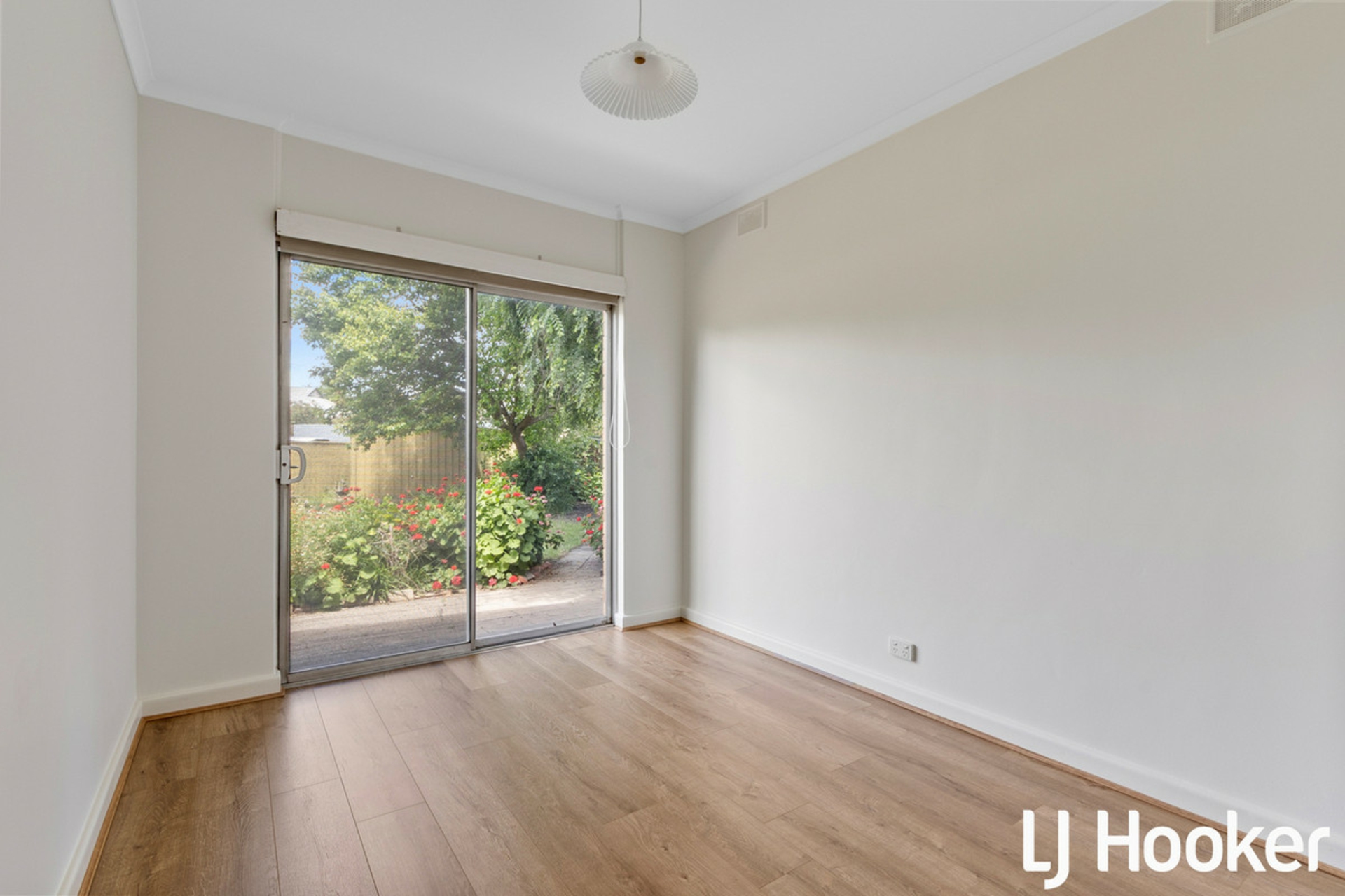 8 Finniss Street — photo 4 of 9