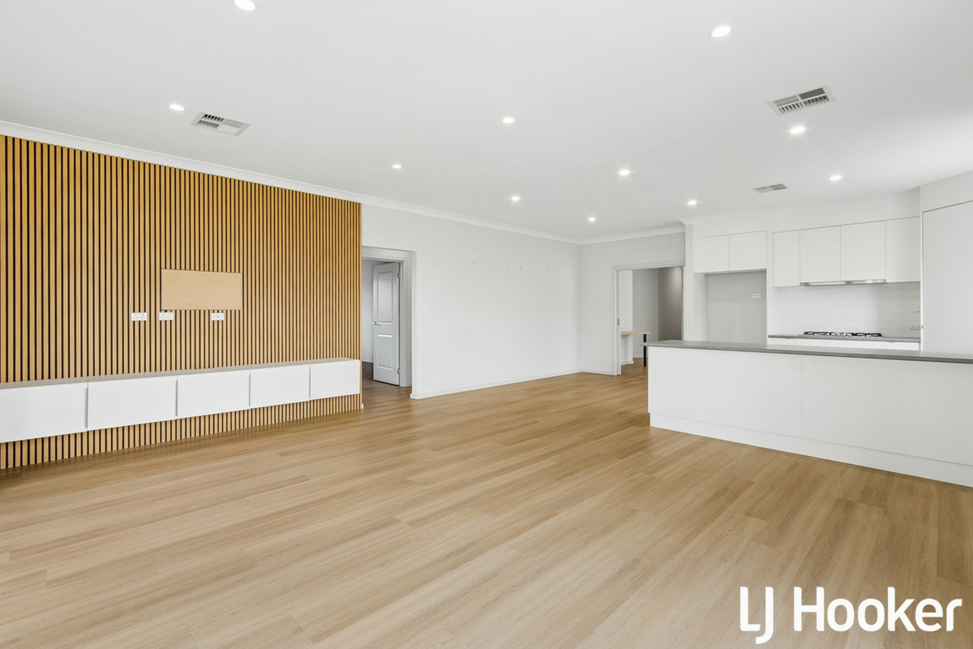 7 Parker Road — photo 3 of 10
