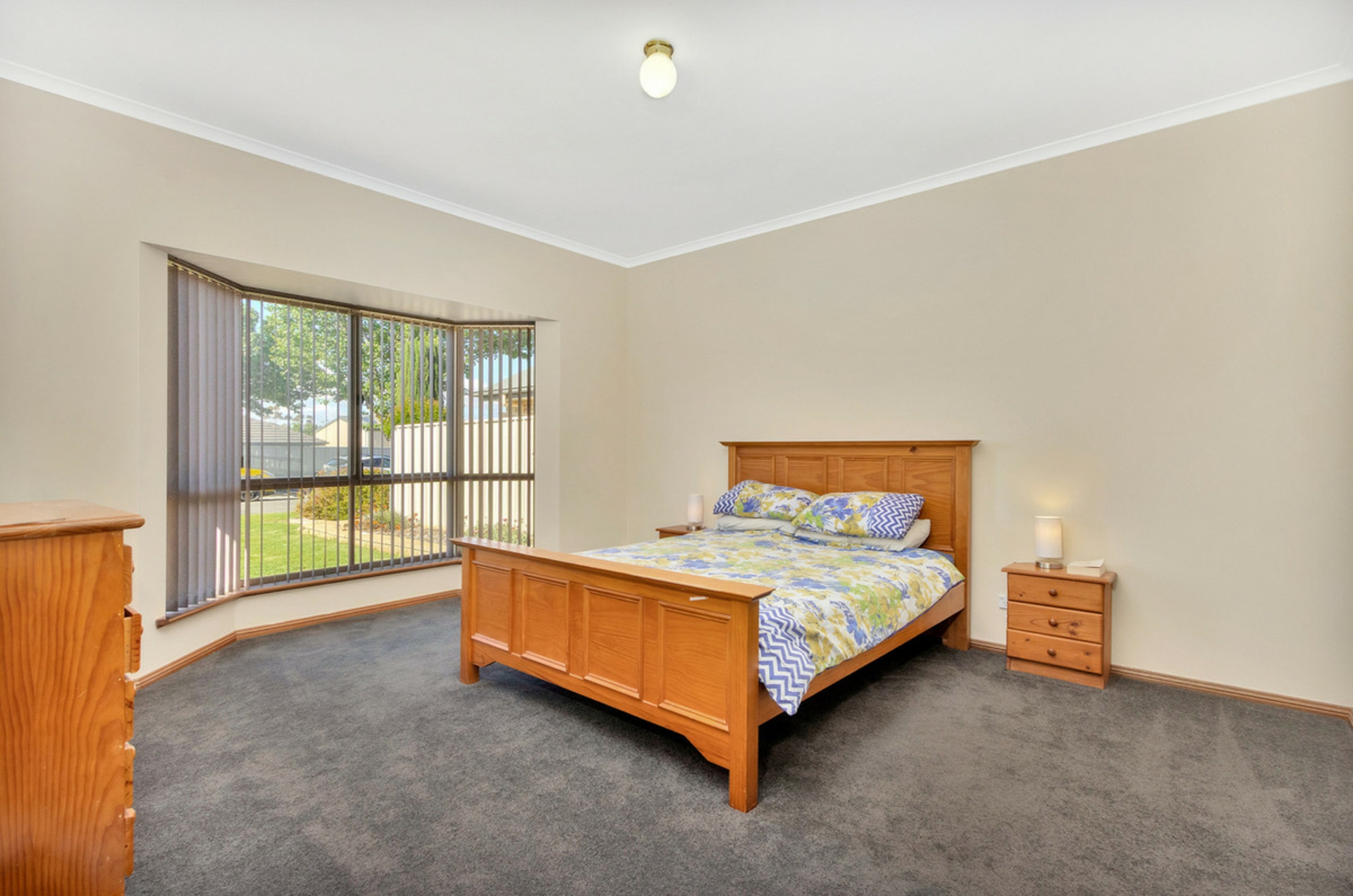 14 Semmens Crescent — photo 4 of 18
