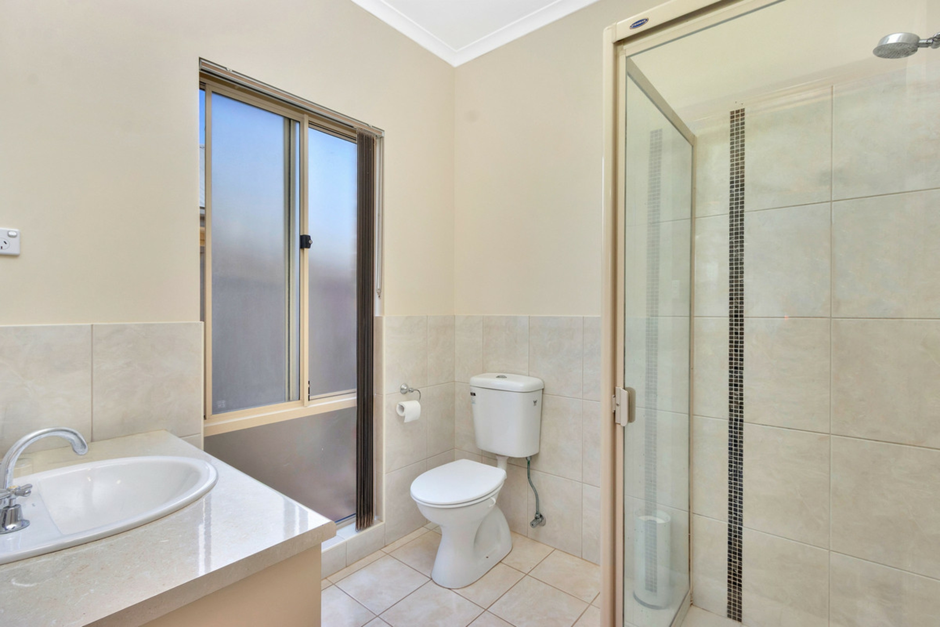 14 Semmens Crescent — photo 6 of 18
