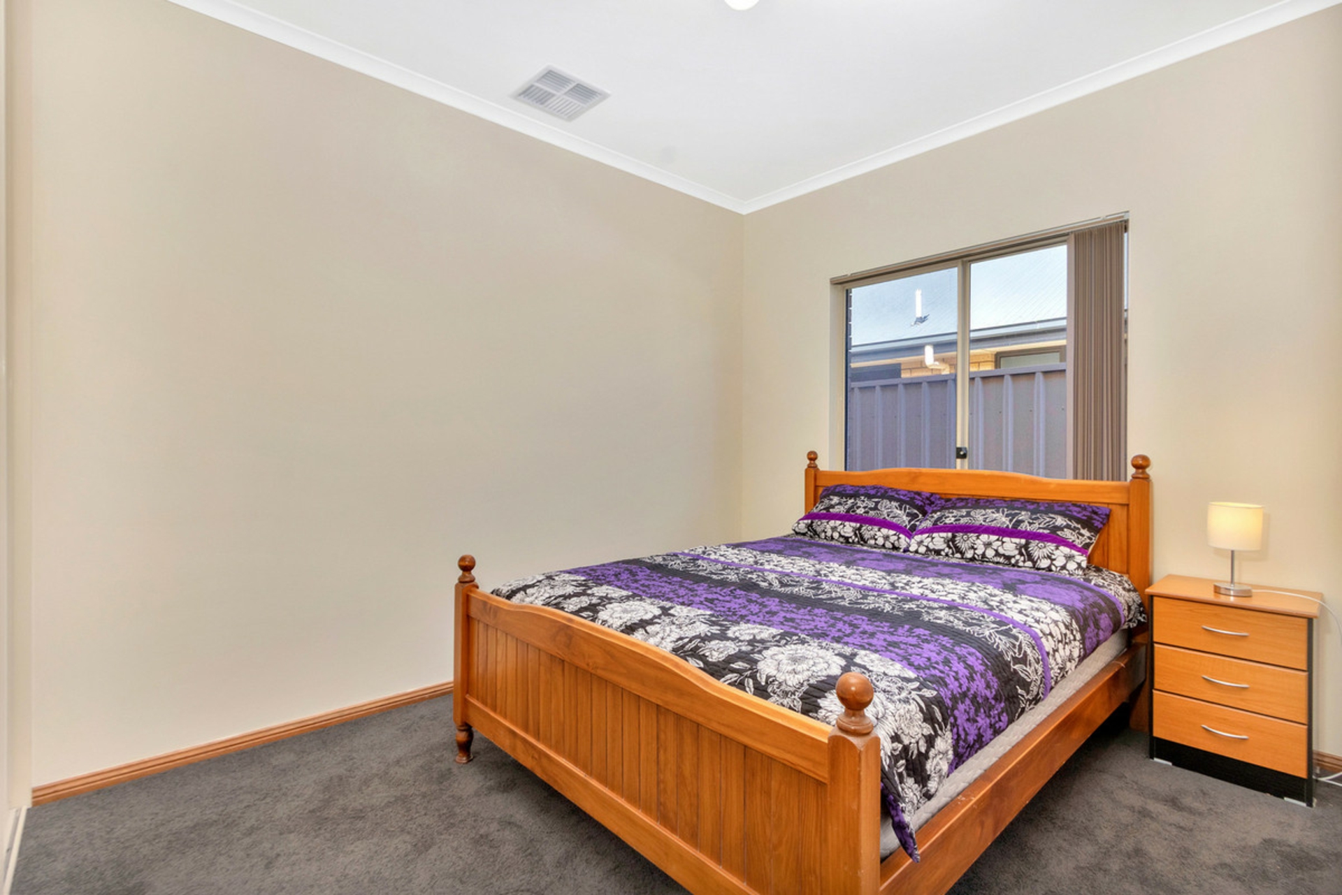 14 Semmens Crescent — photo 11 of 18