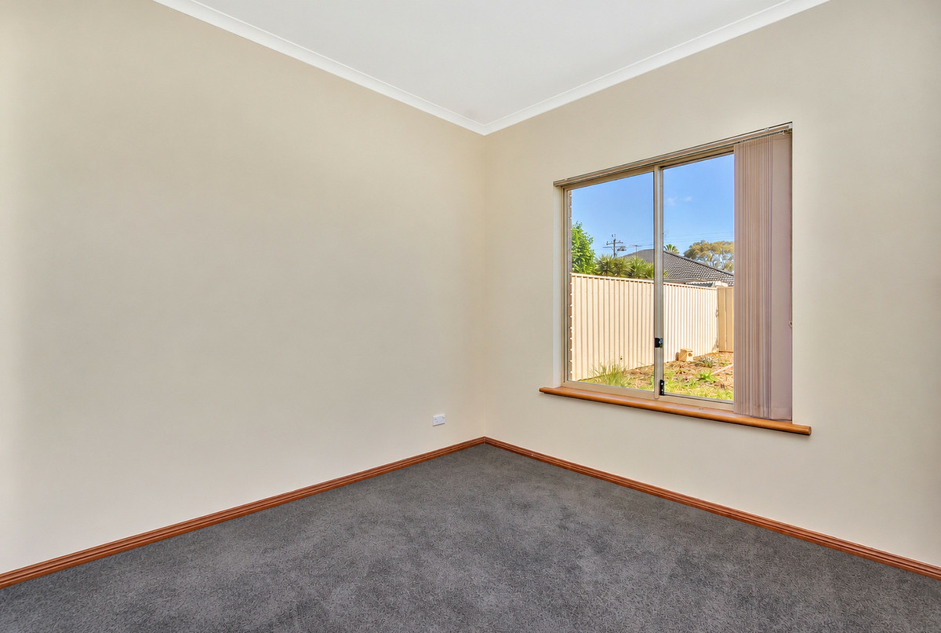 14 Semmens Crescent — photo 12 of 18